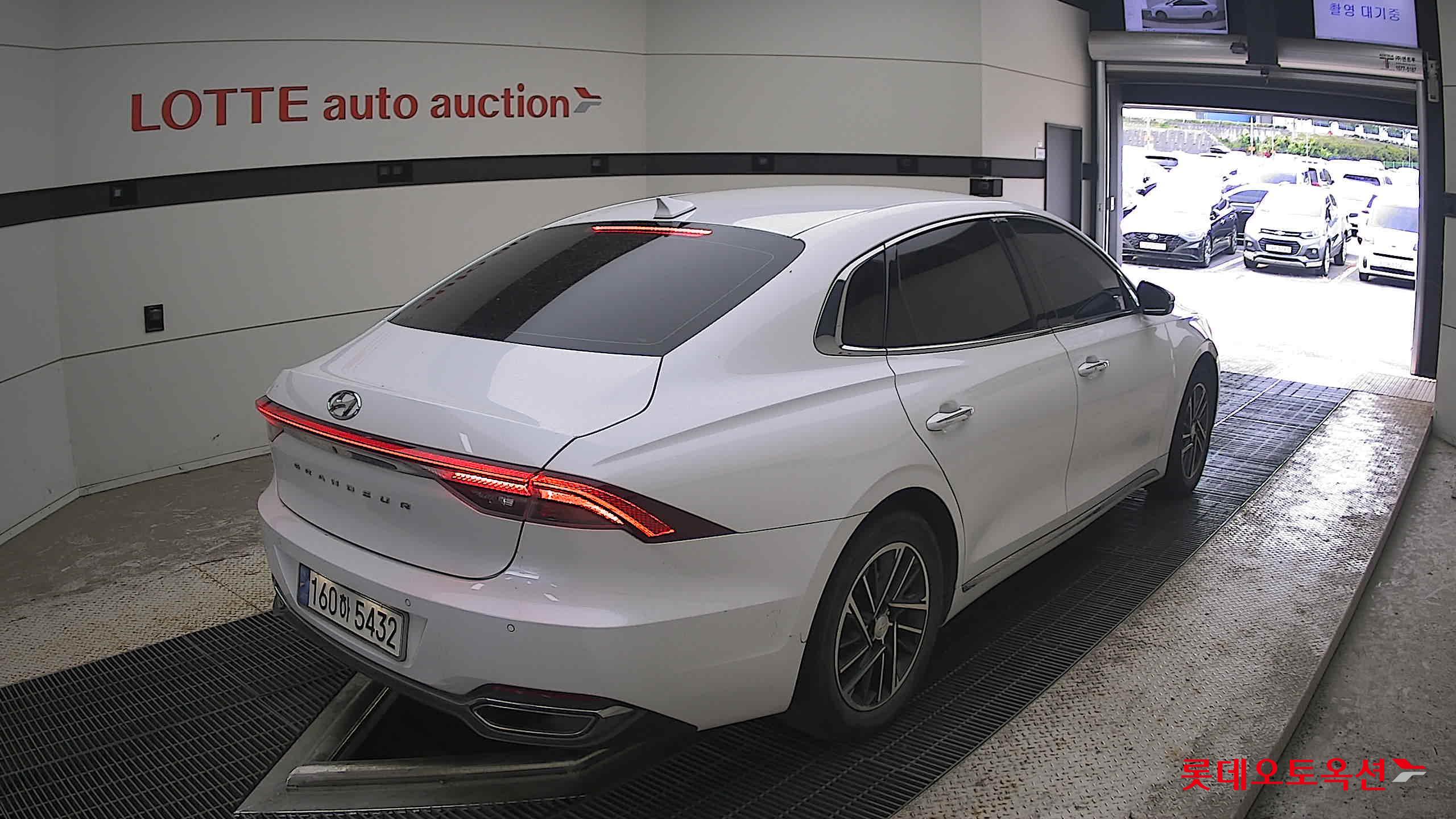 2022 - hyundai grandeur