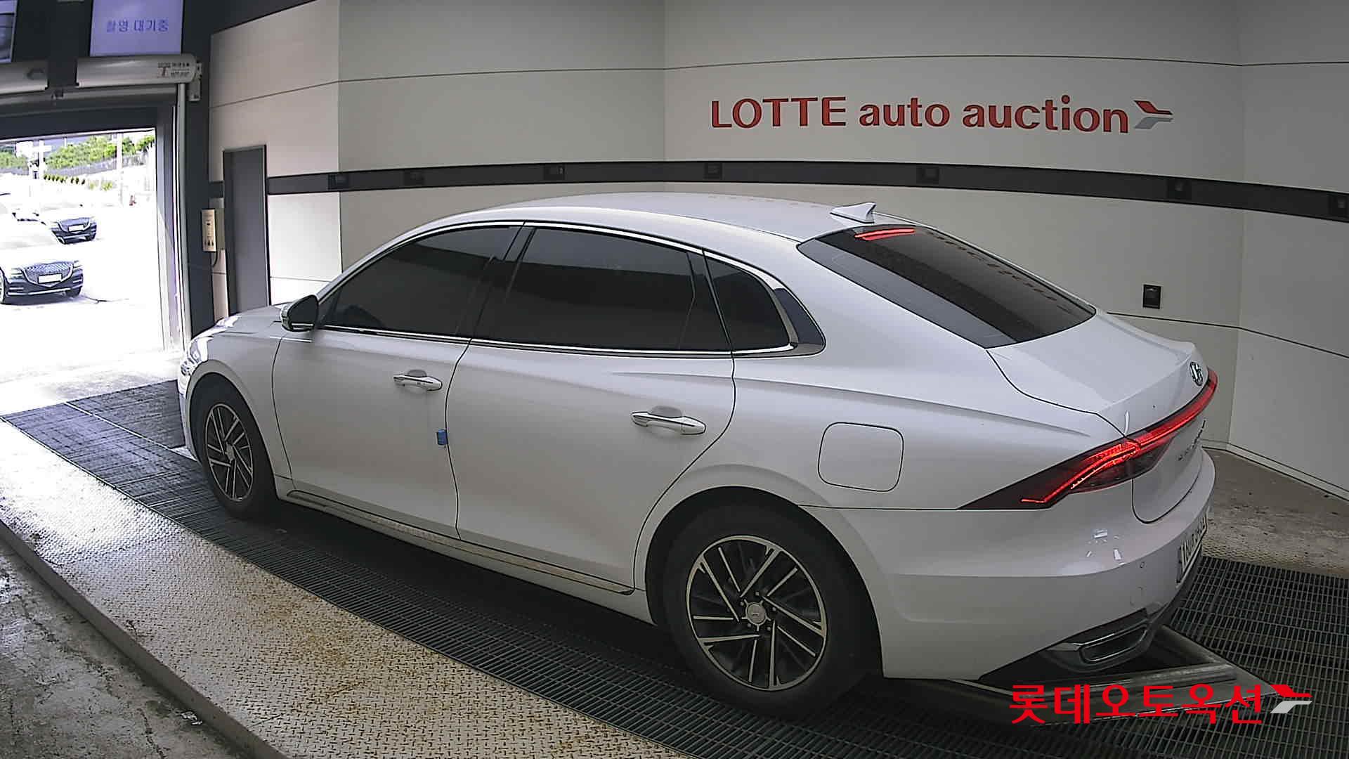 2022 - hyundai grandeur