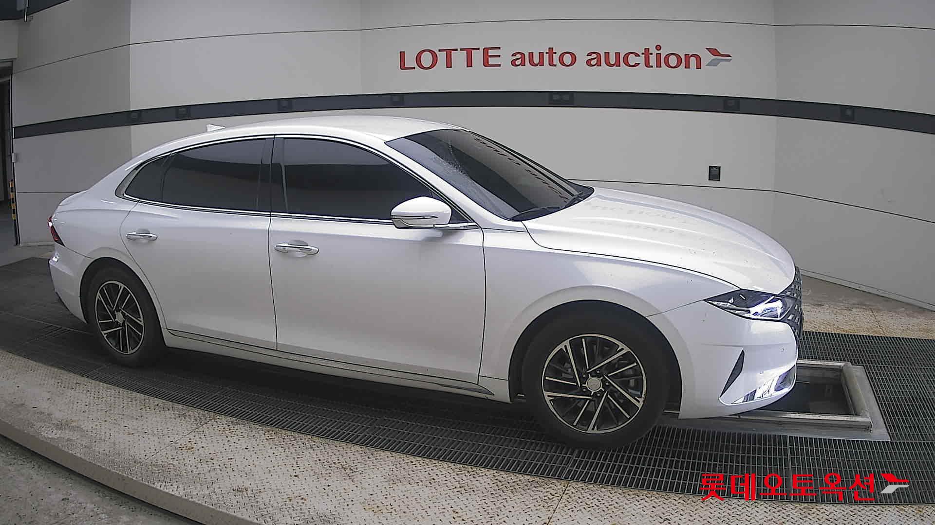 2022 - hyundai grandeur