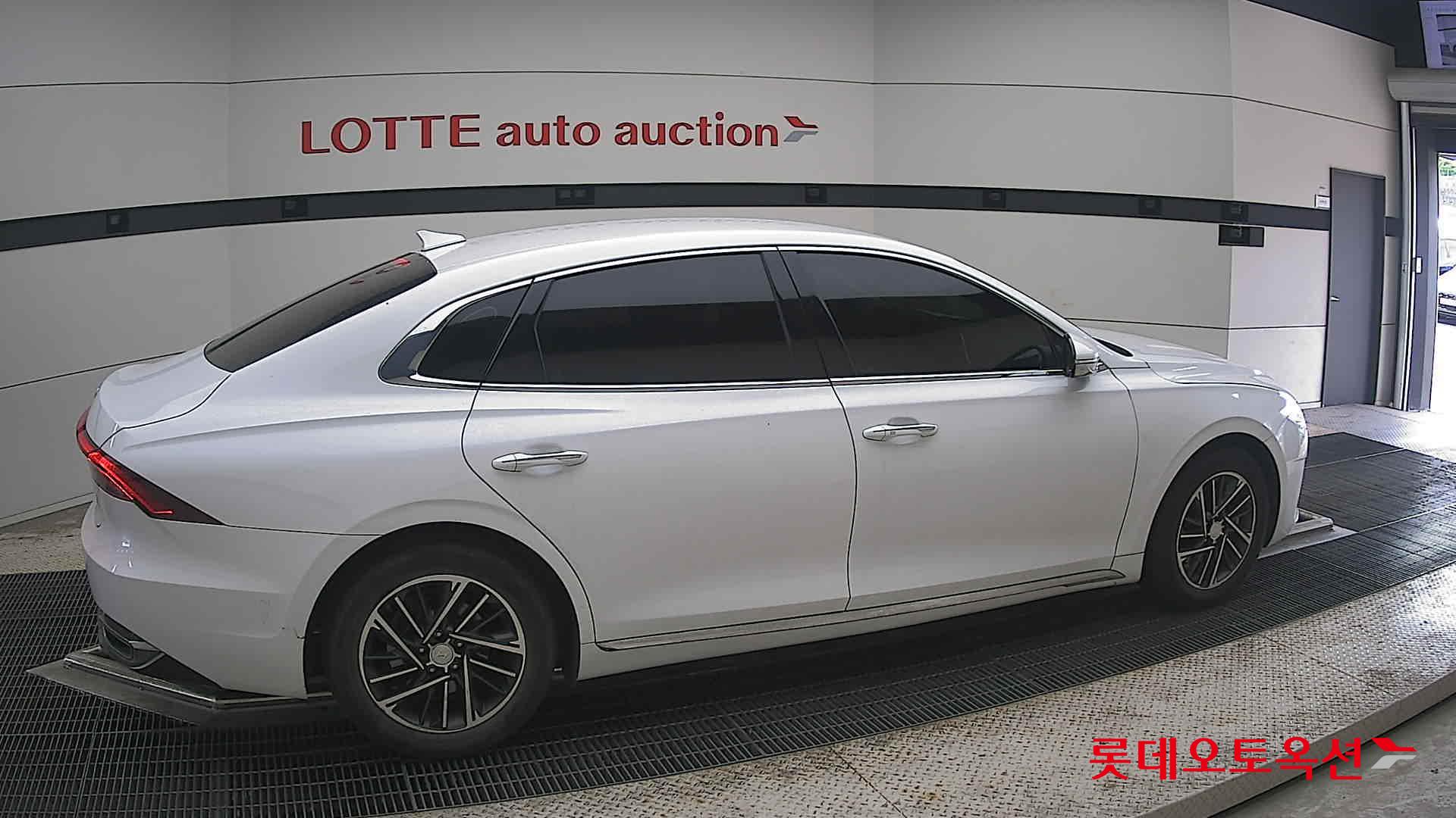 2022 - hyundai grandeur
