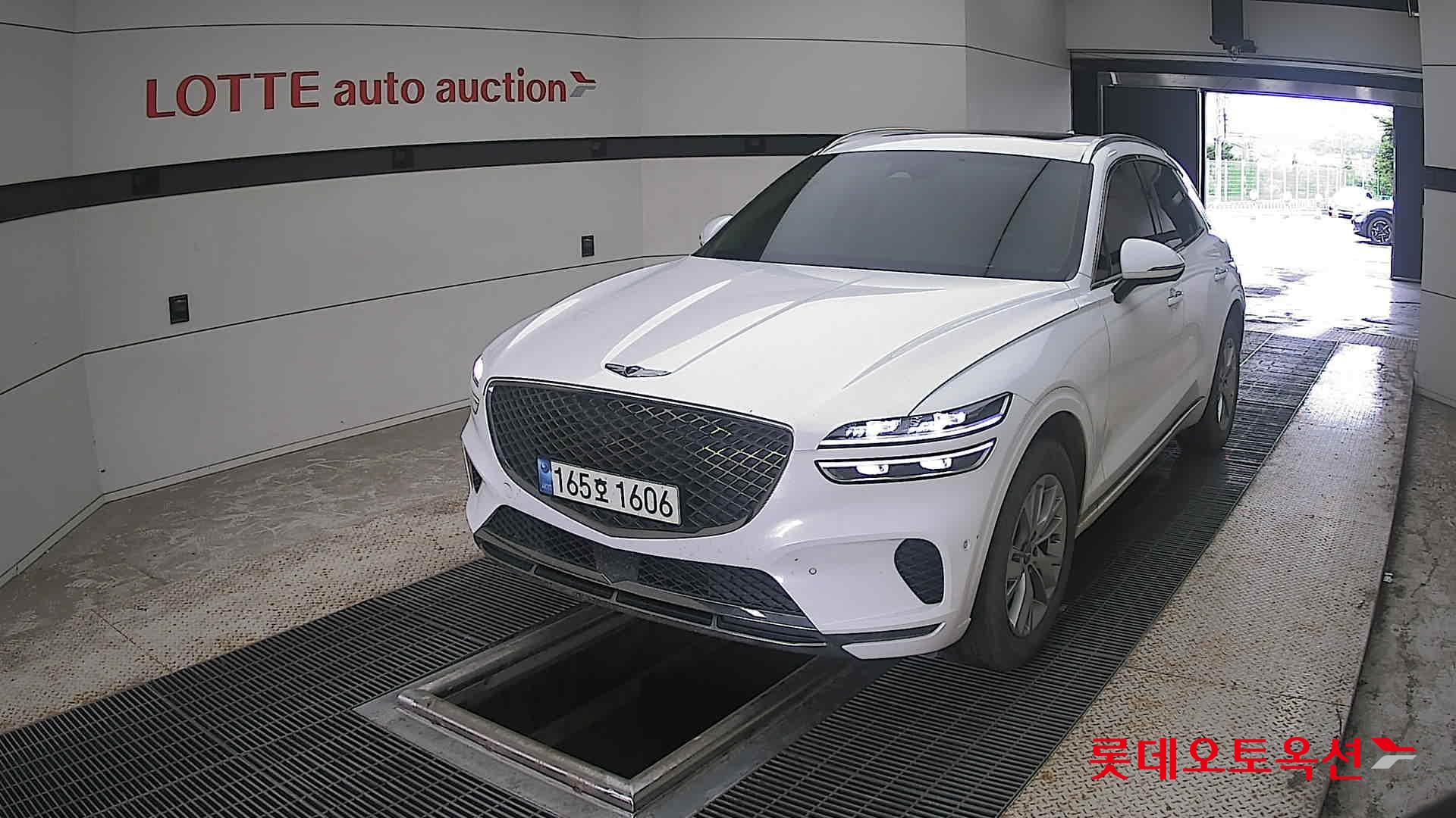 2021 - genesis gv70
