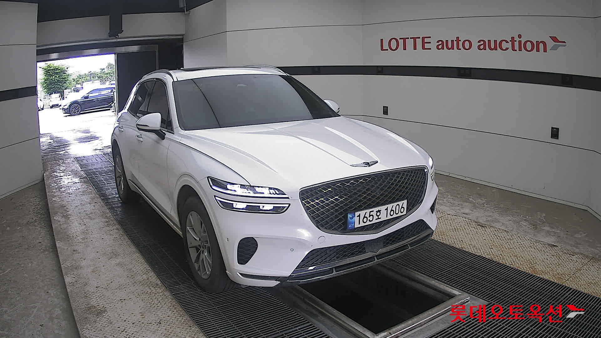 2021 - genesis gv70