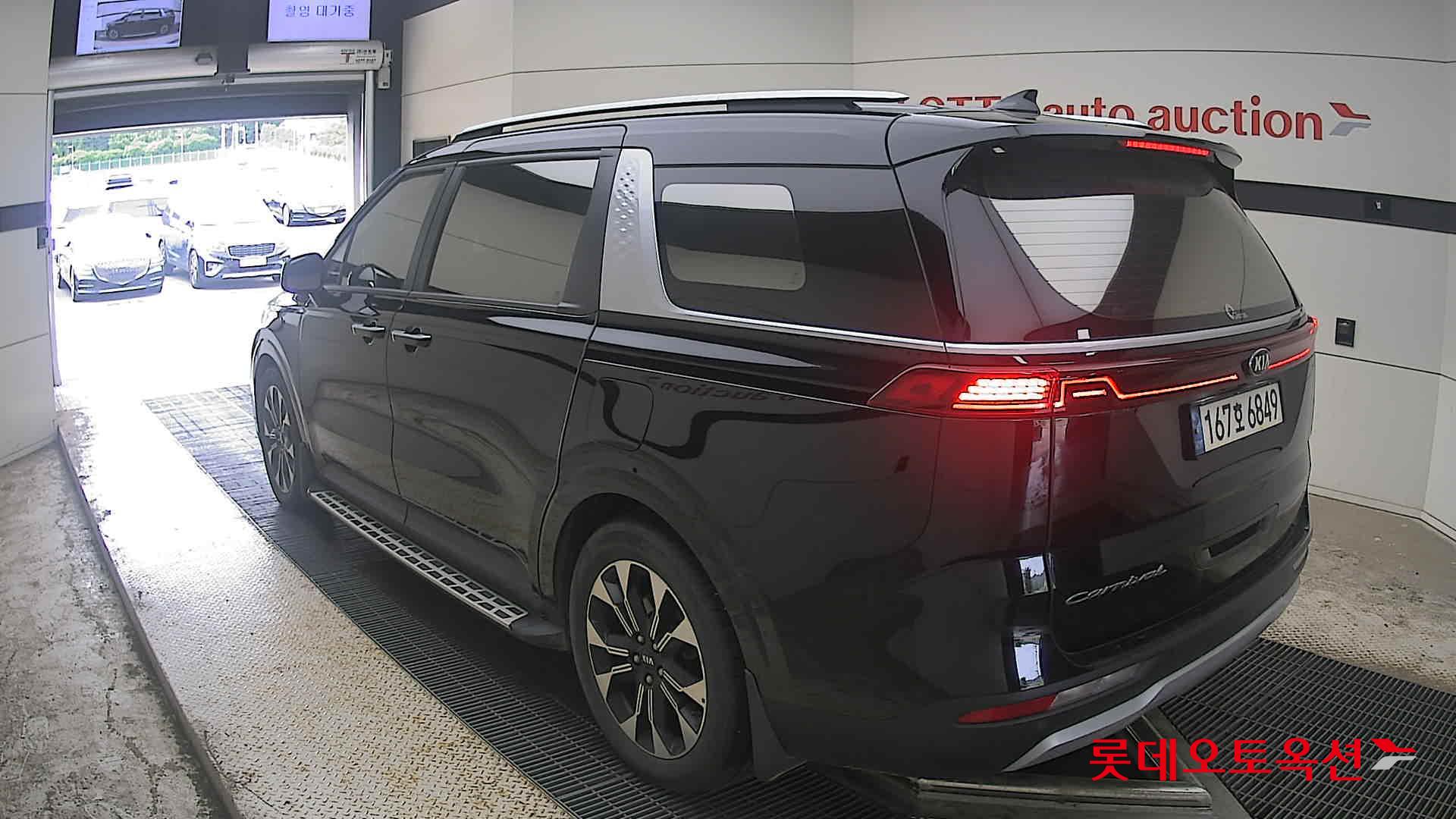 2021 - kia carnival