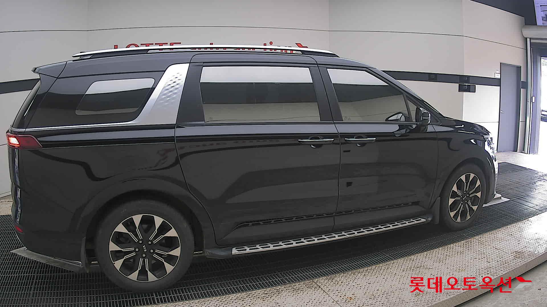 2021 - kia carnival