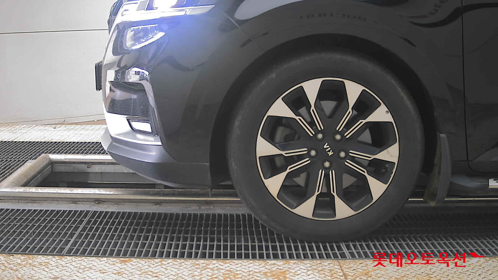 2021 - kia carnival