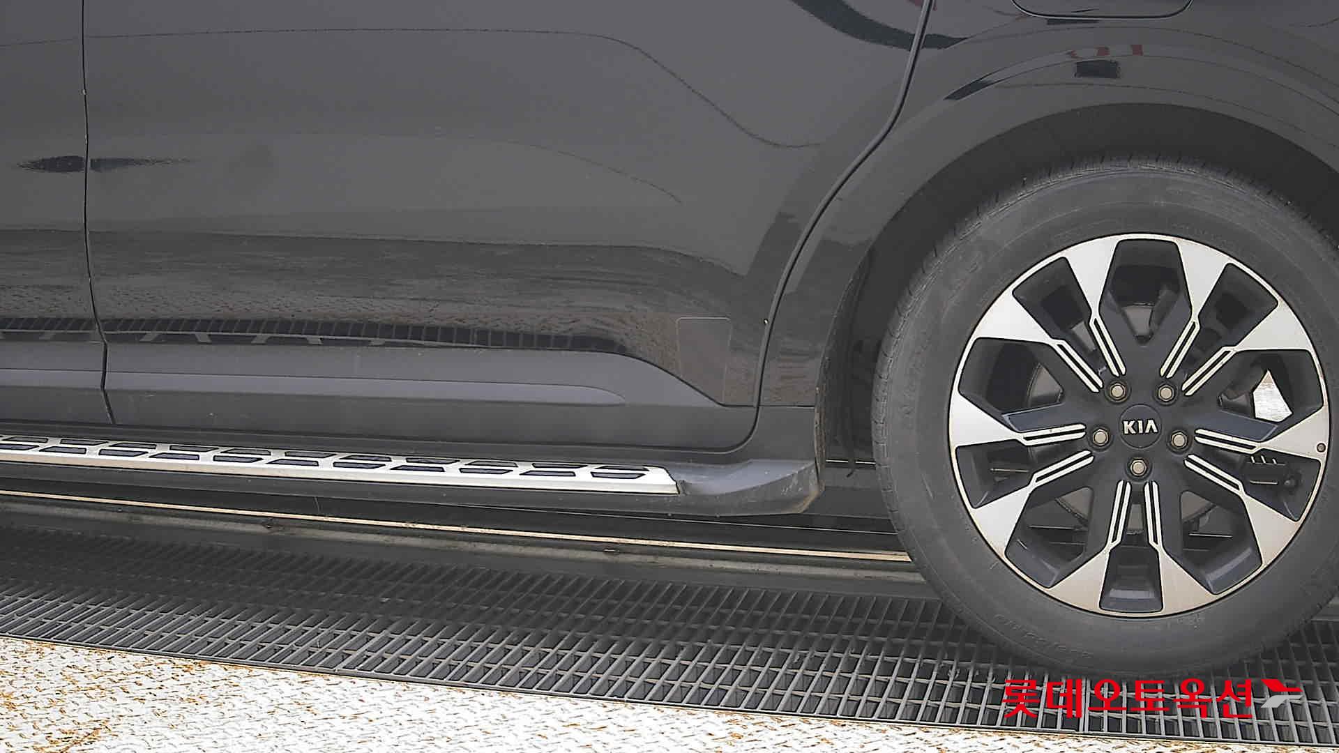 2021 - kia carnival