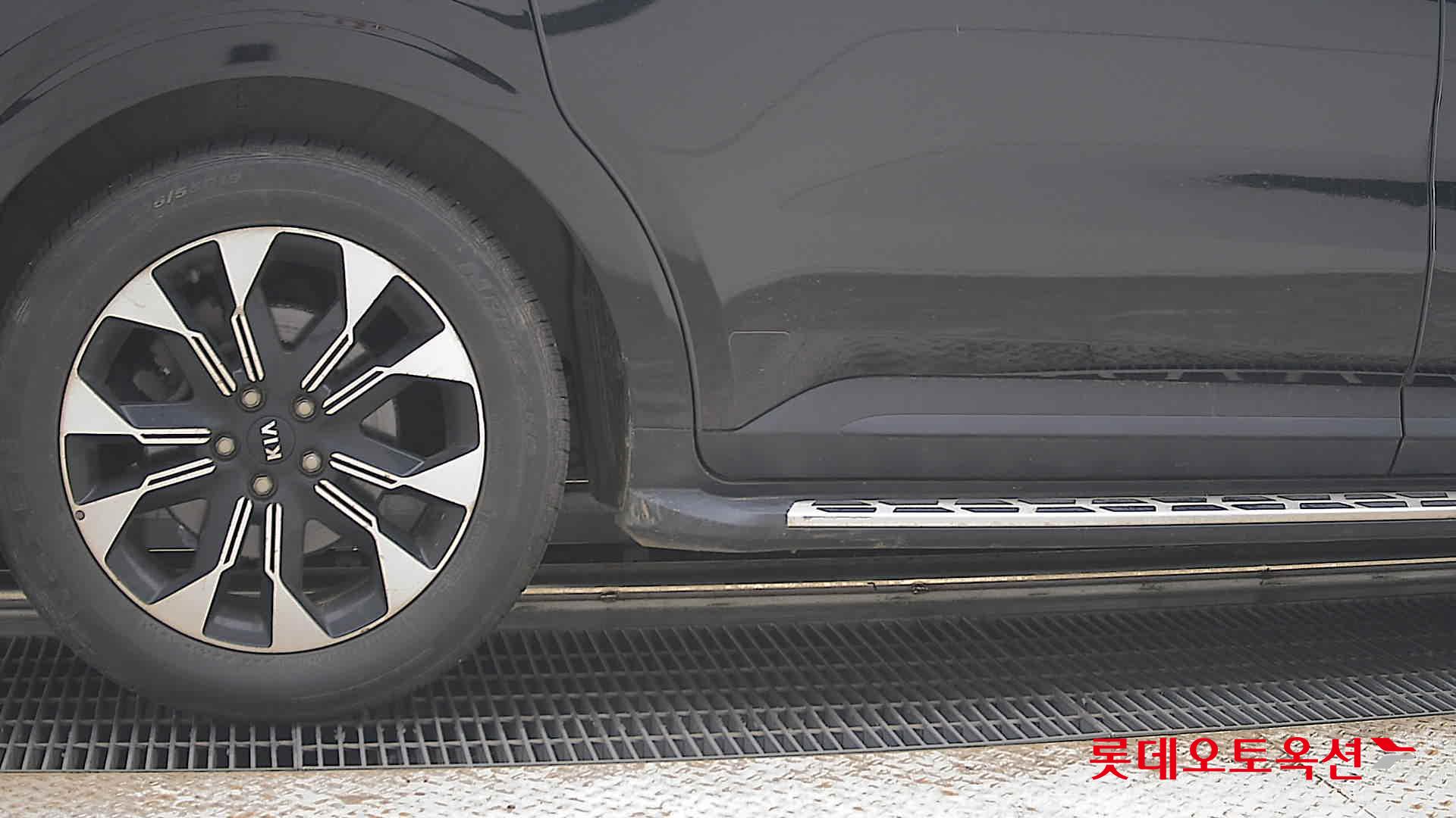 2021 - kia carnival