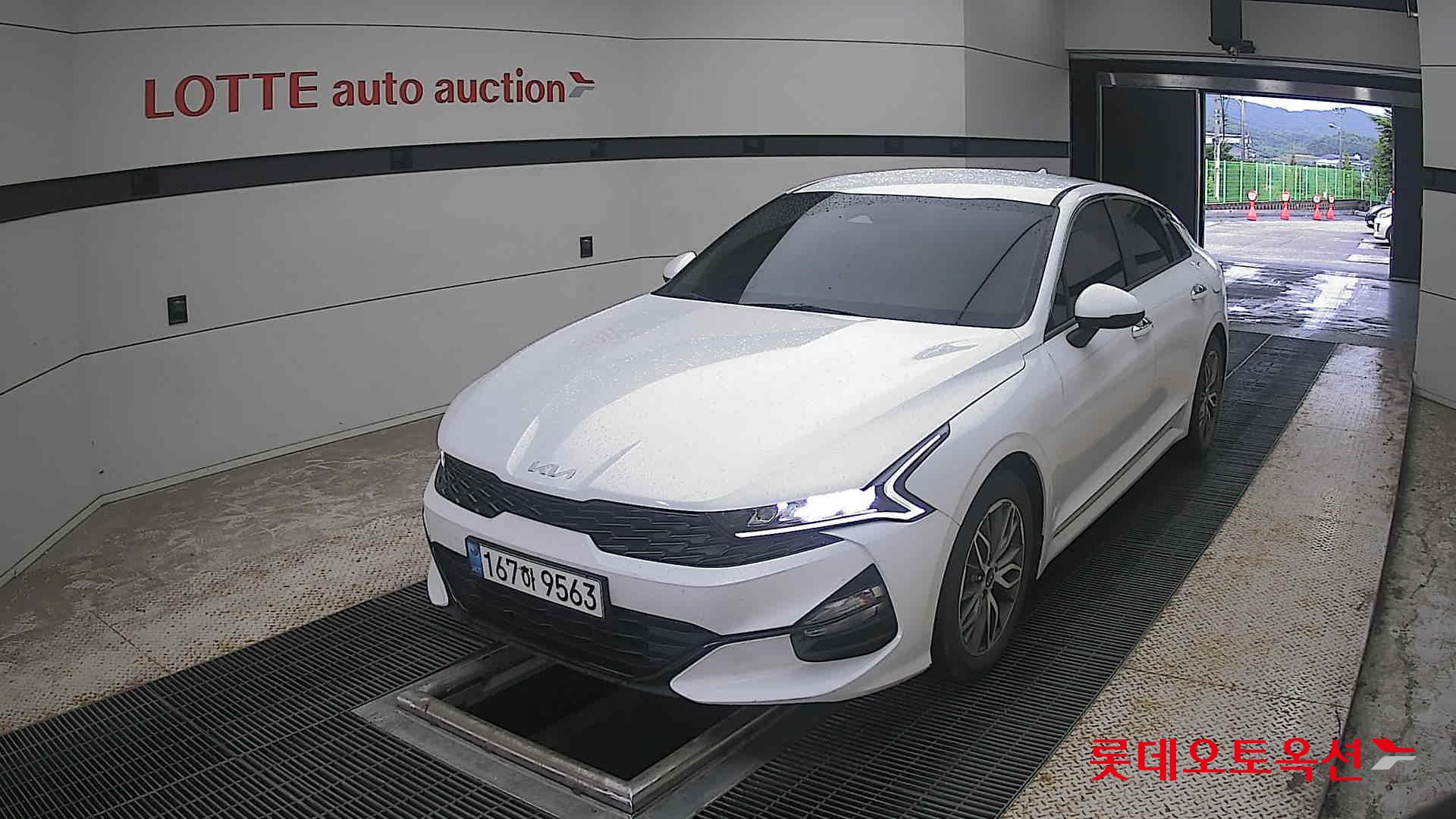 2022 - kia k5