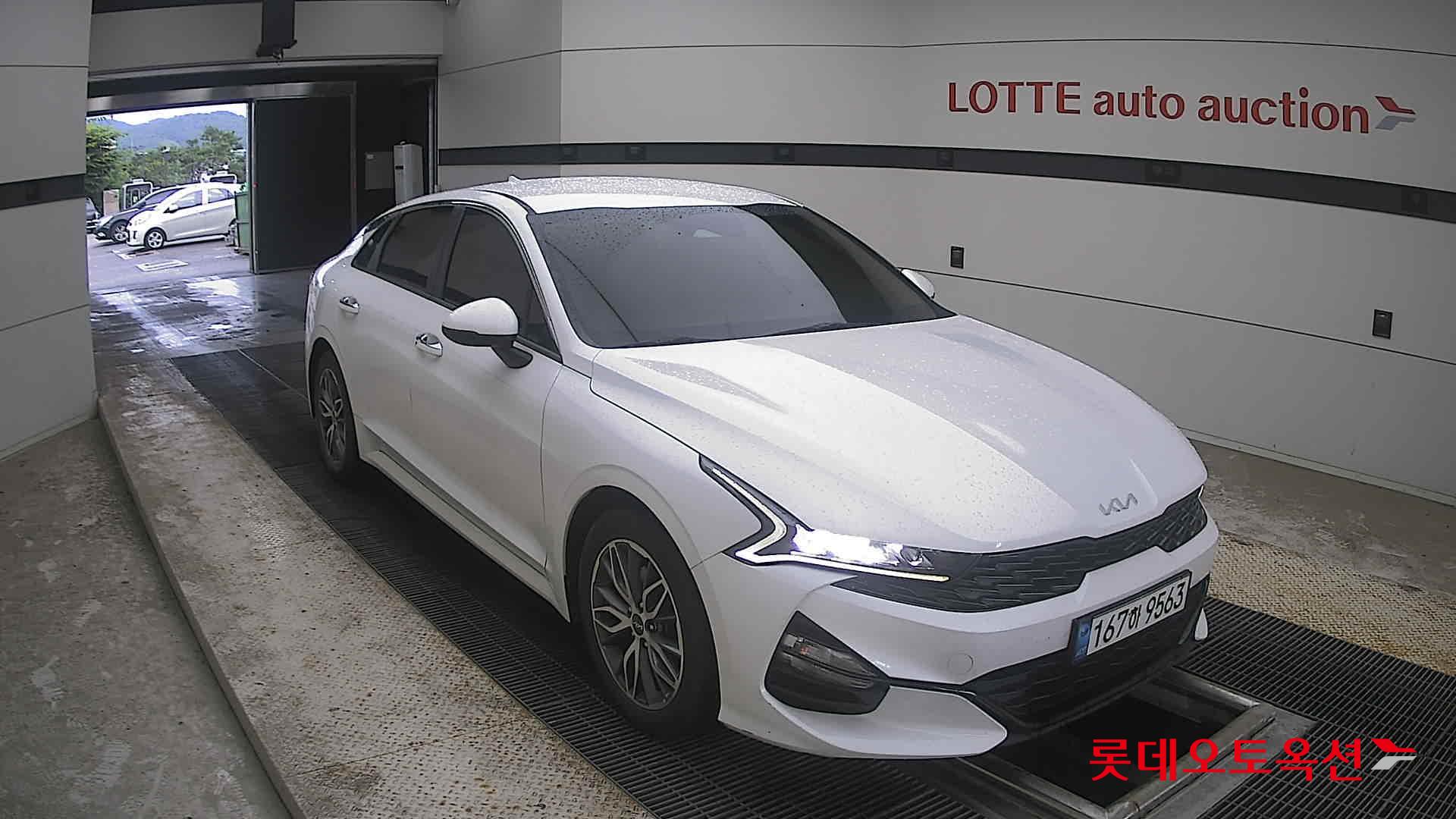 2022 - kia k5