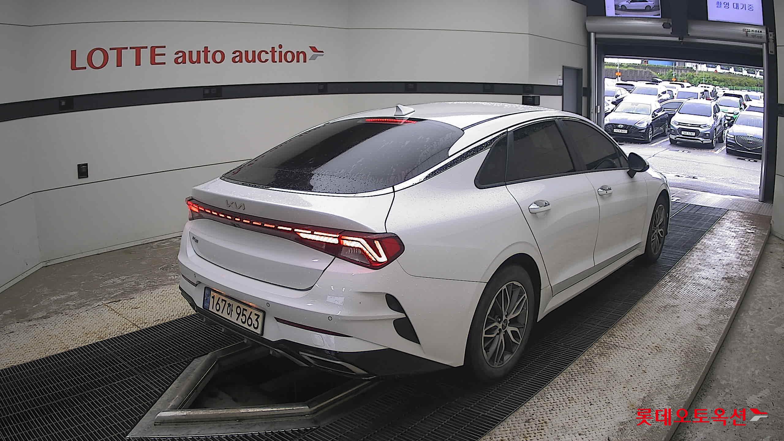 2022 - kia k5