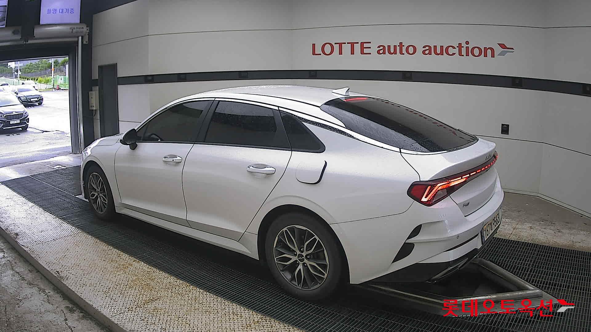 2022 - kia k5