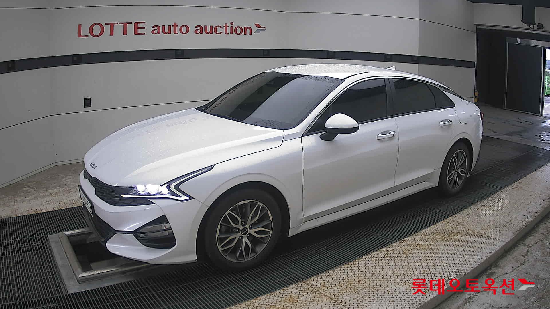 2022 - kia k5