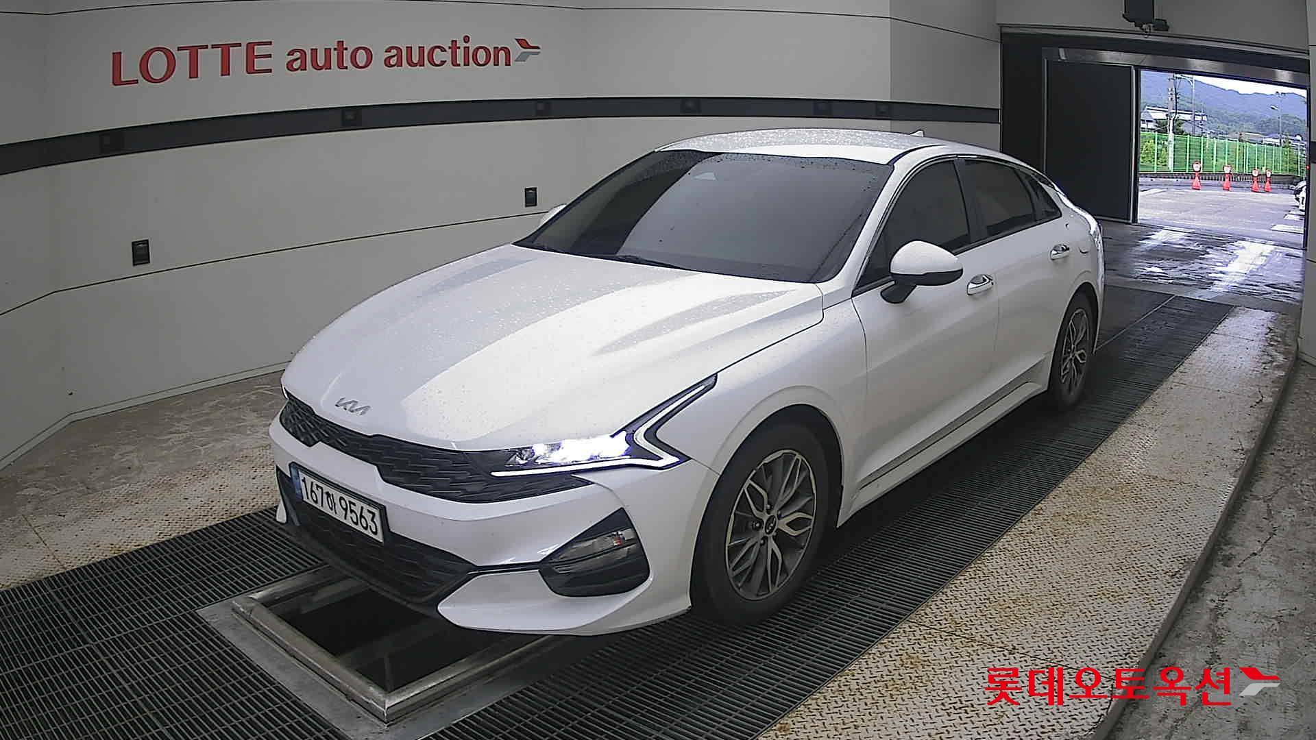2022 - kia k5