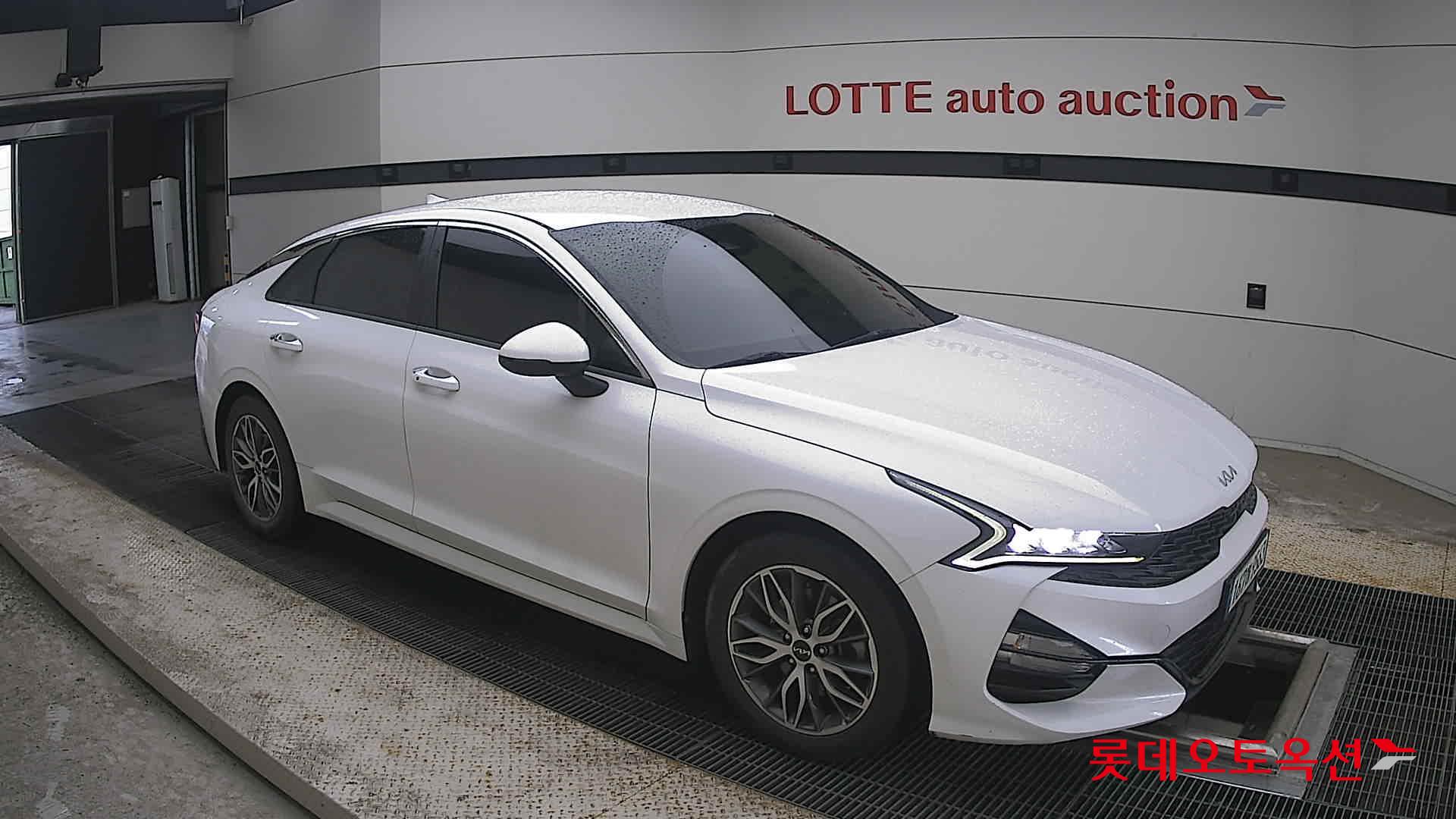 2022 - kia k5