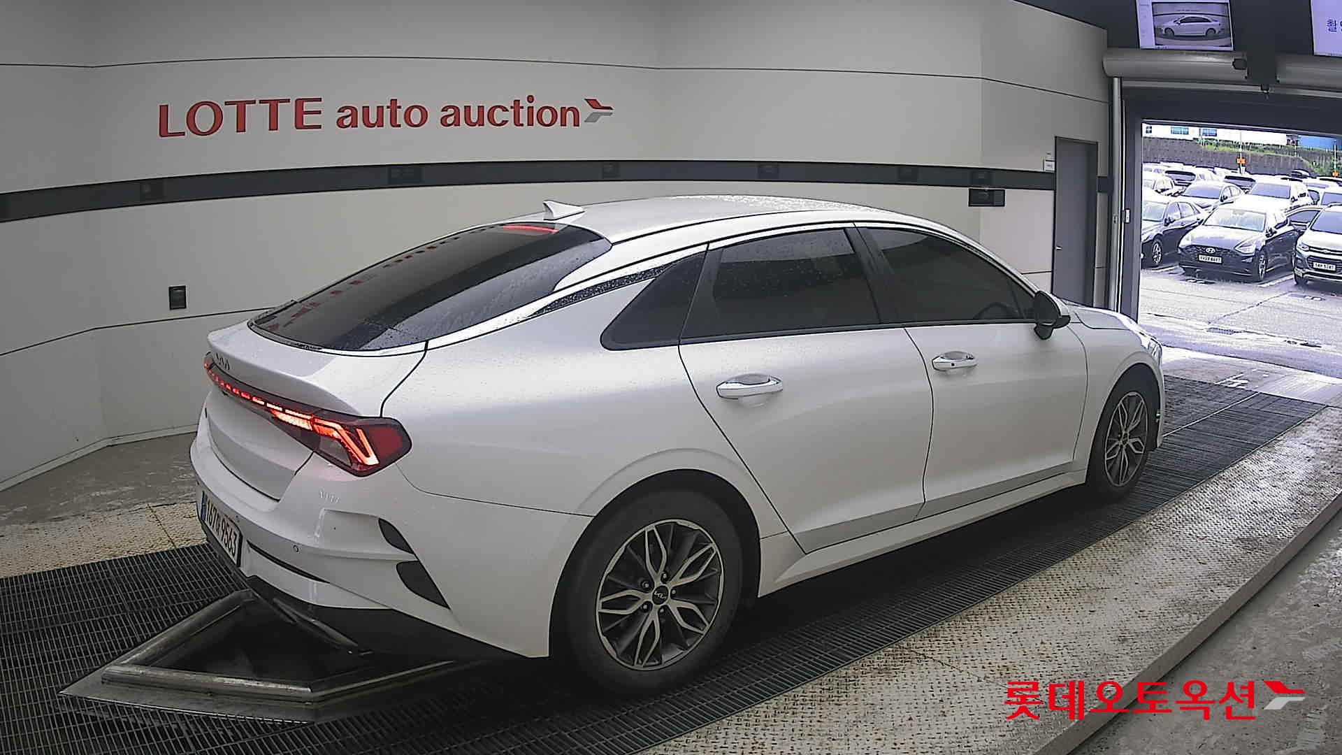 2022 - kia k5