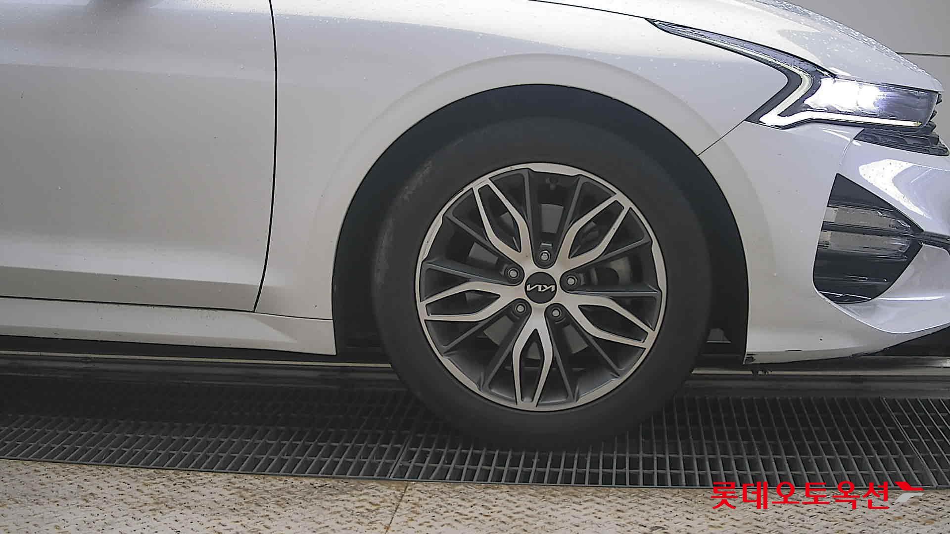 2022 - kia k5