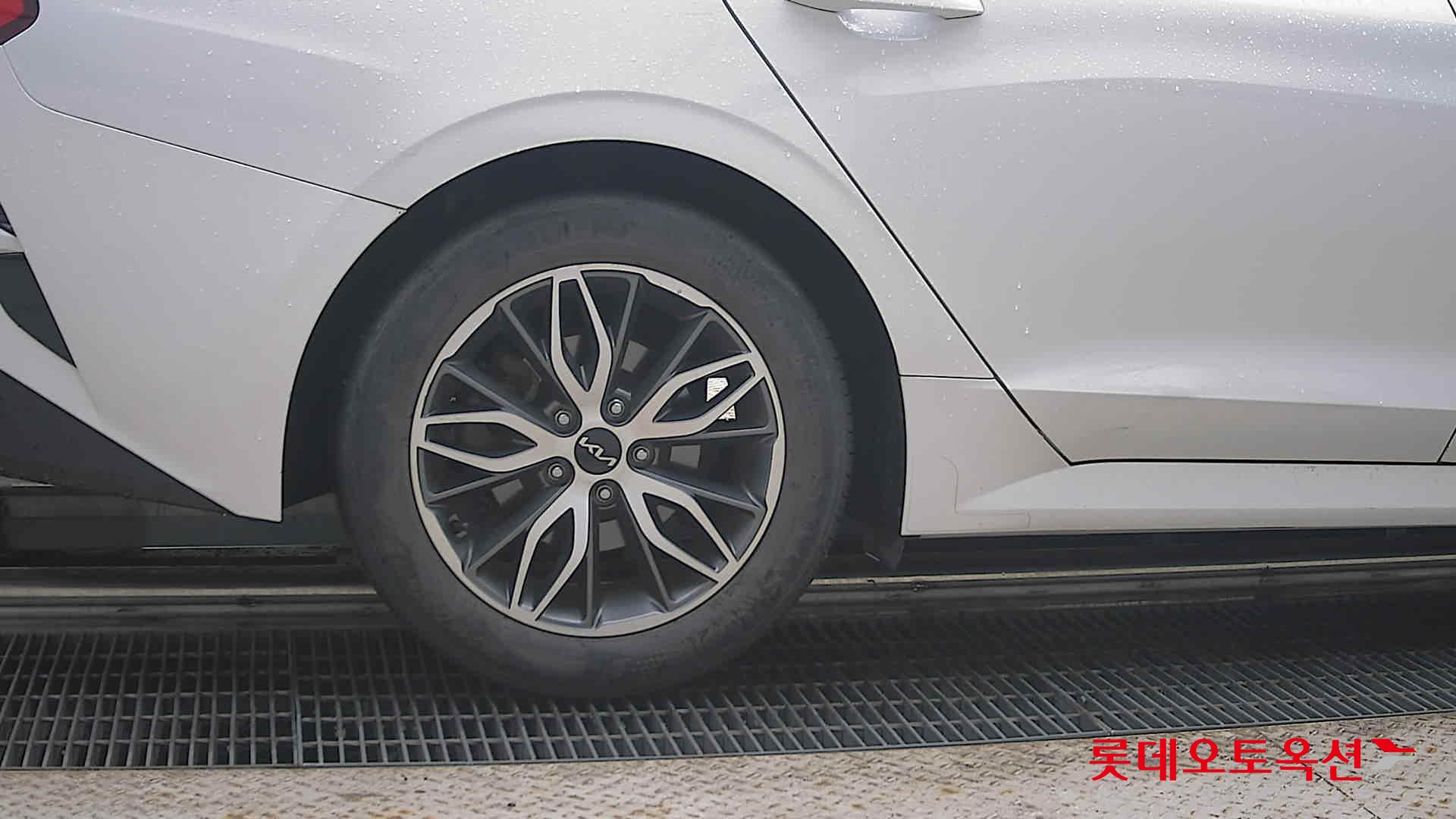 2022 - kia k5
