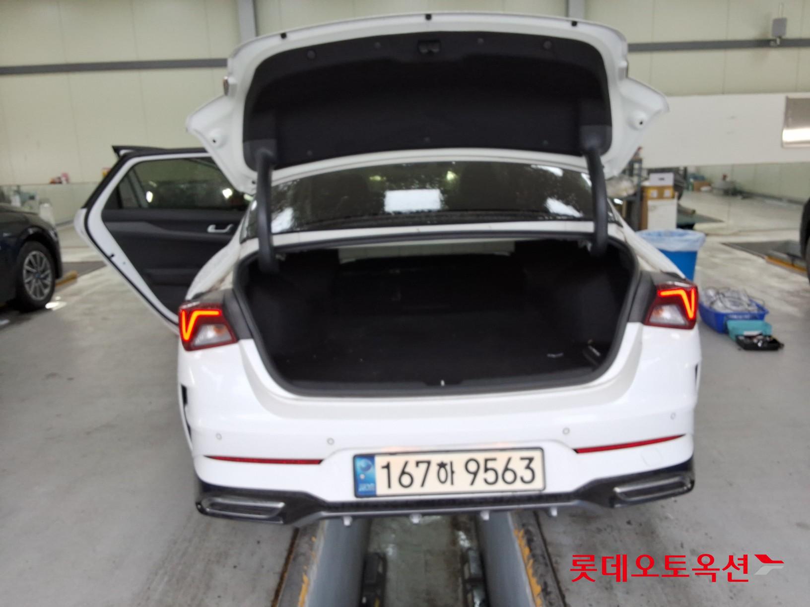 2022 - kia k5