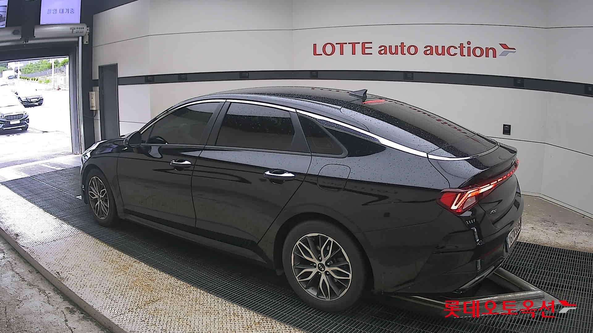 2021 - kia k5