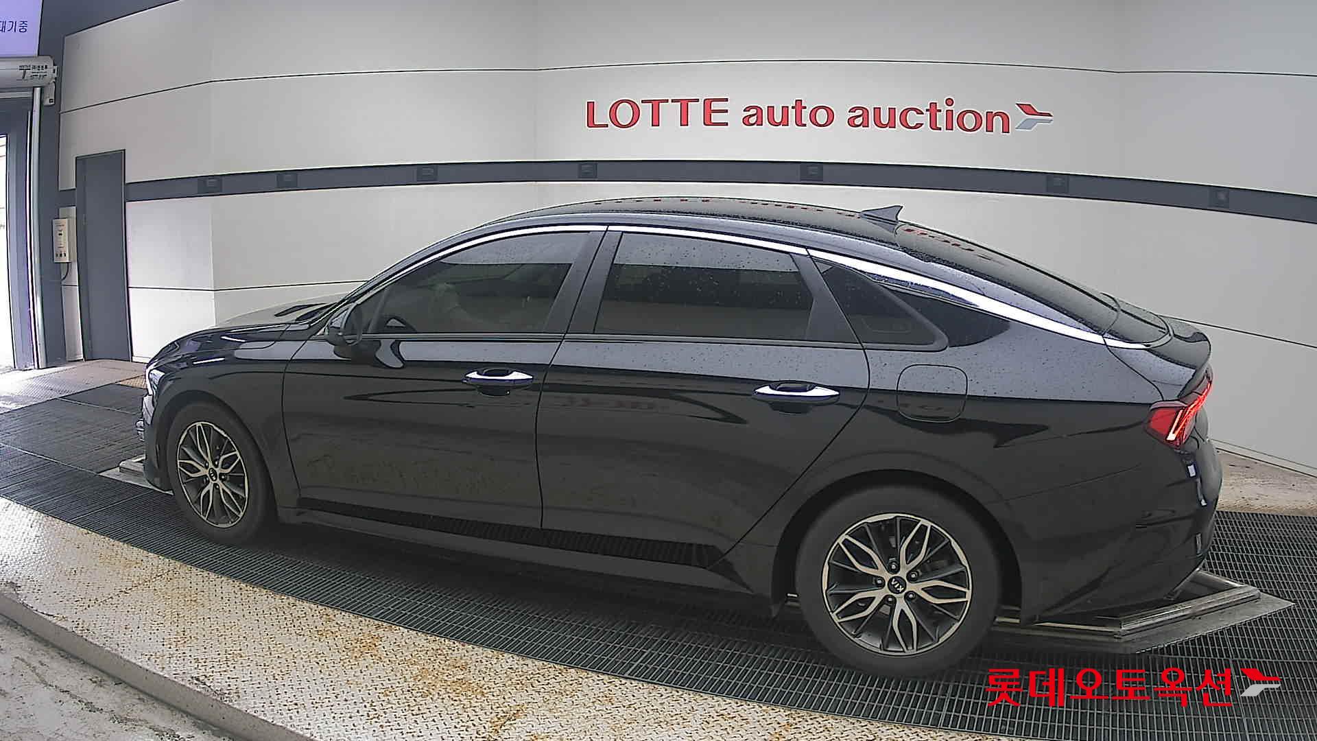 2021 - kia k5