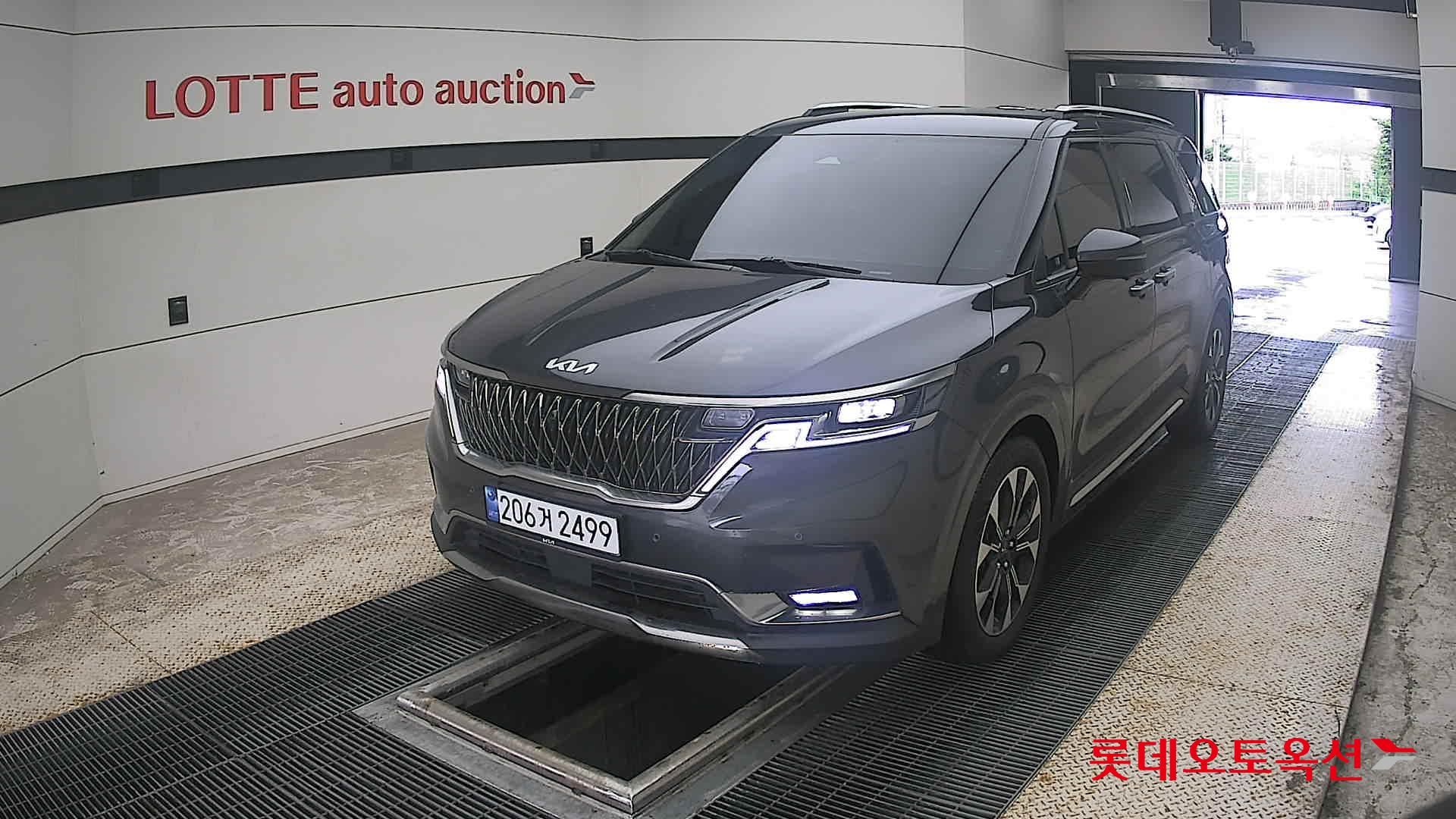 2023 - kia carnival