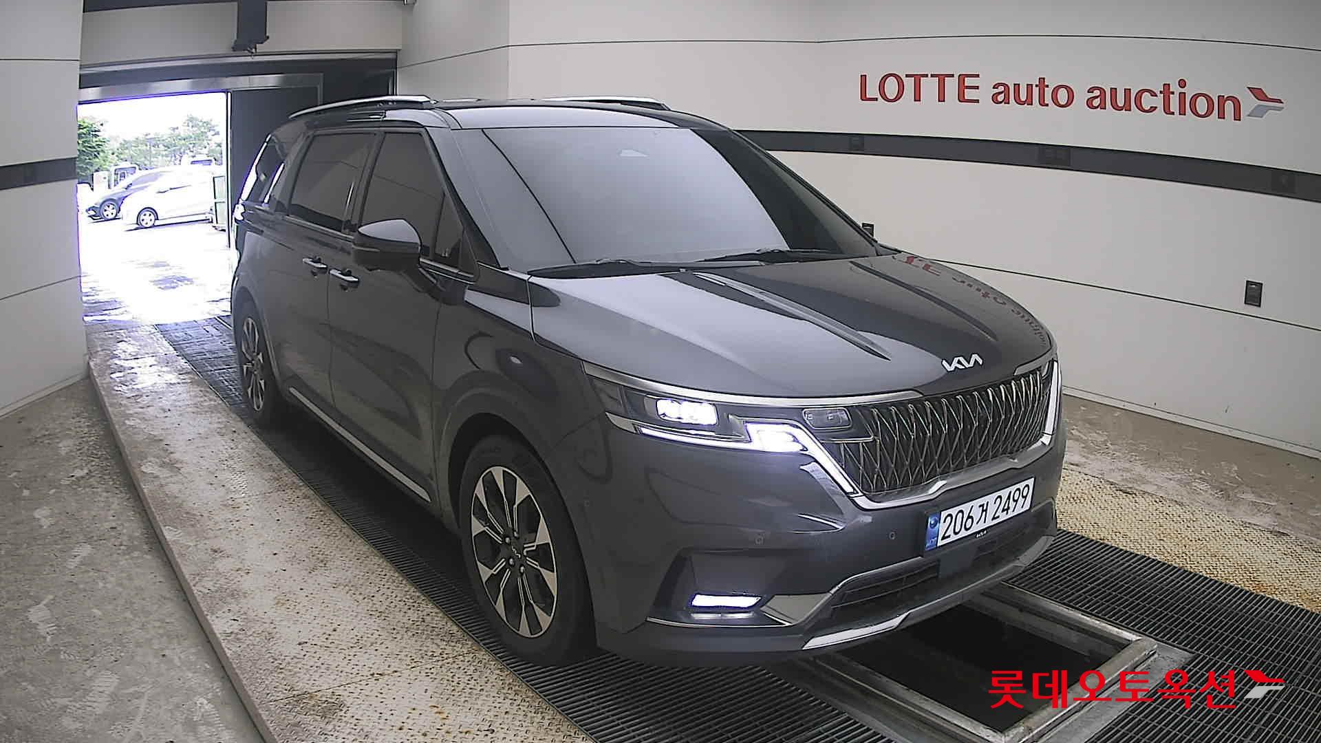 2023 - kia carnival