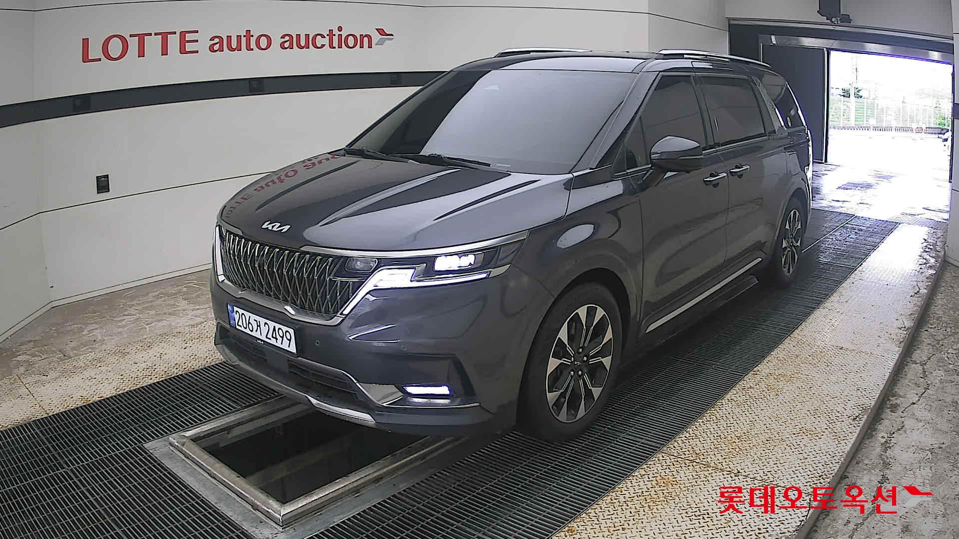 2023 - kia carnival