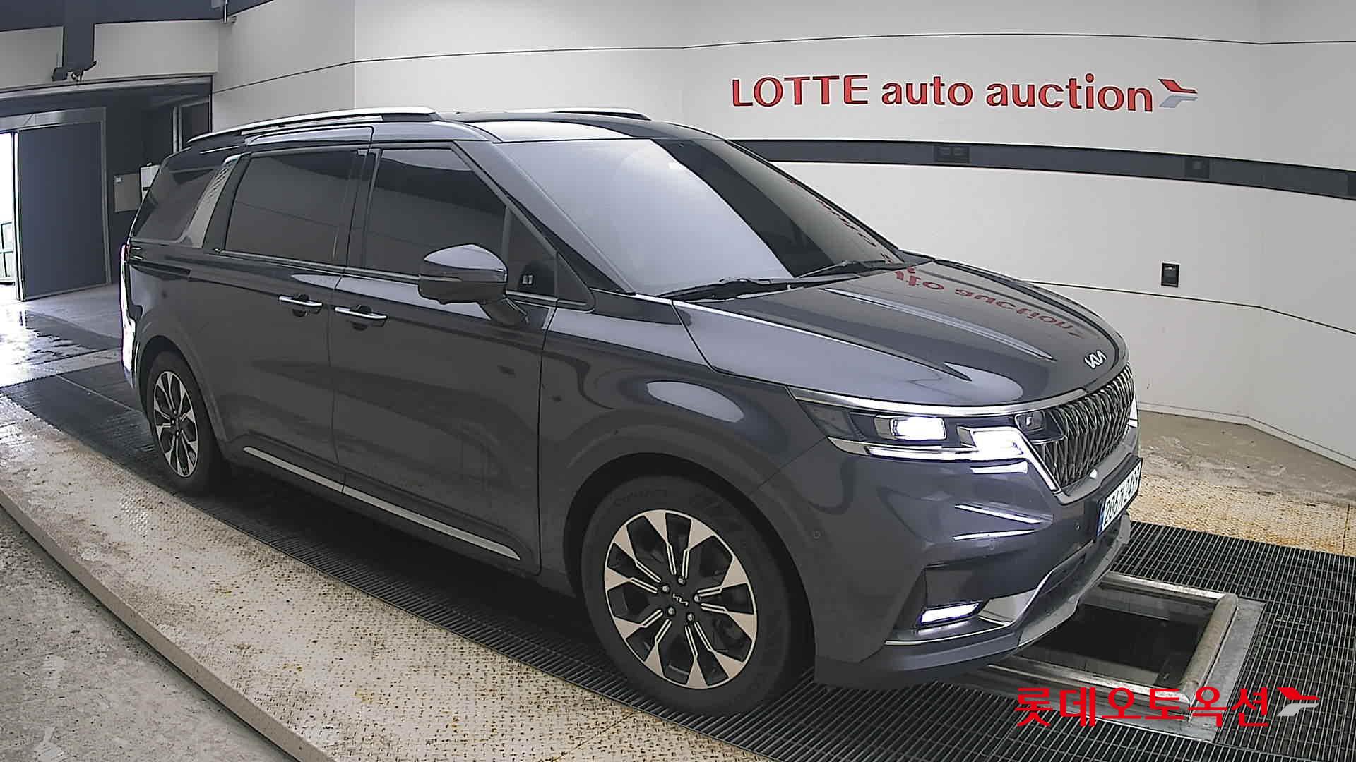 2023 - kia carnival