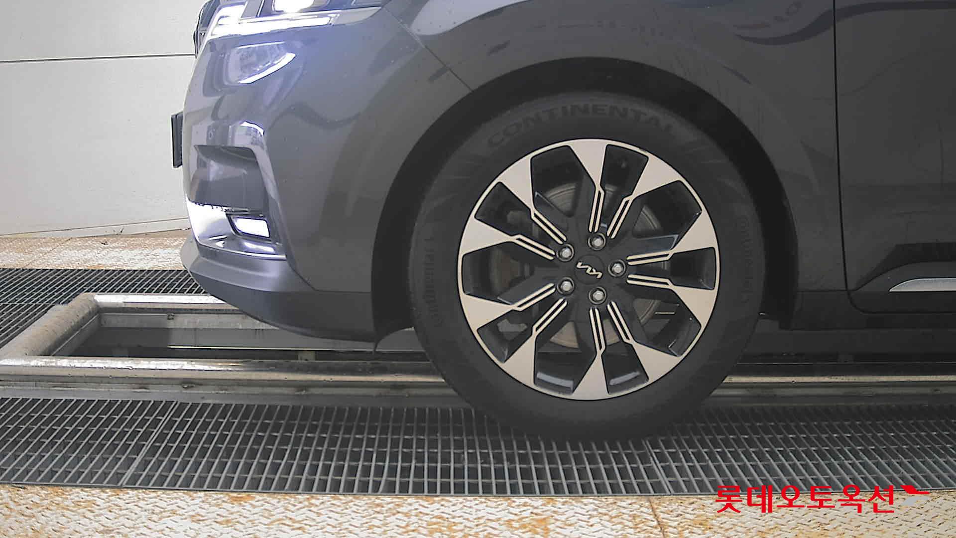 2023 - kia carnival