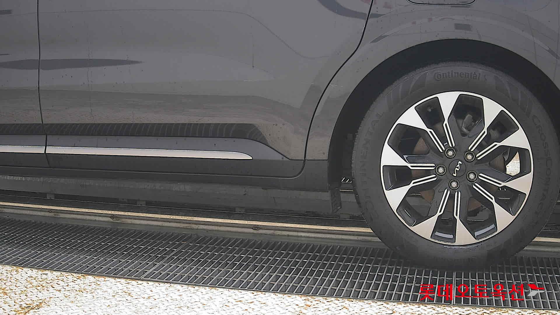 2023 - kia carnival
