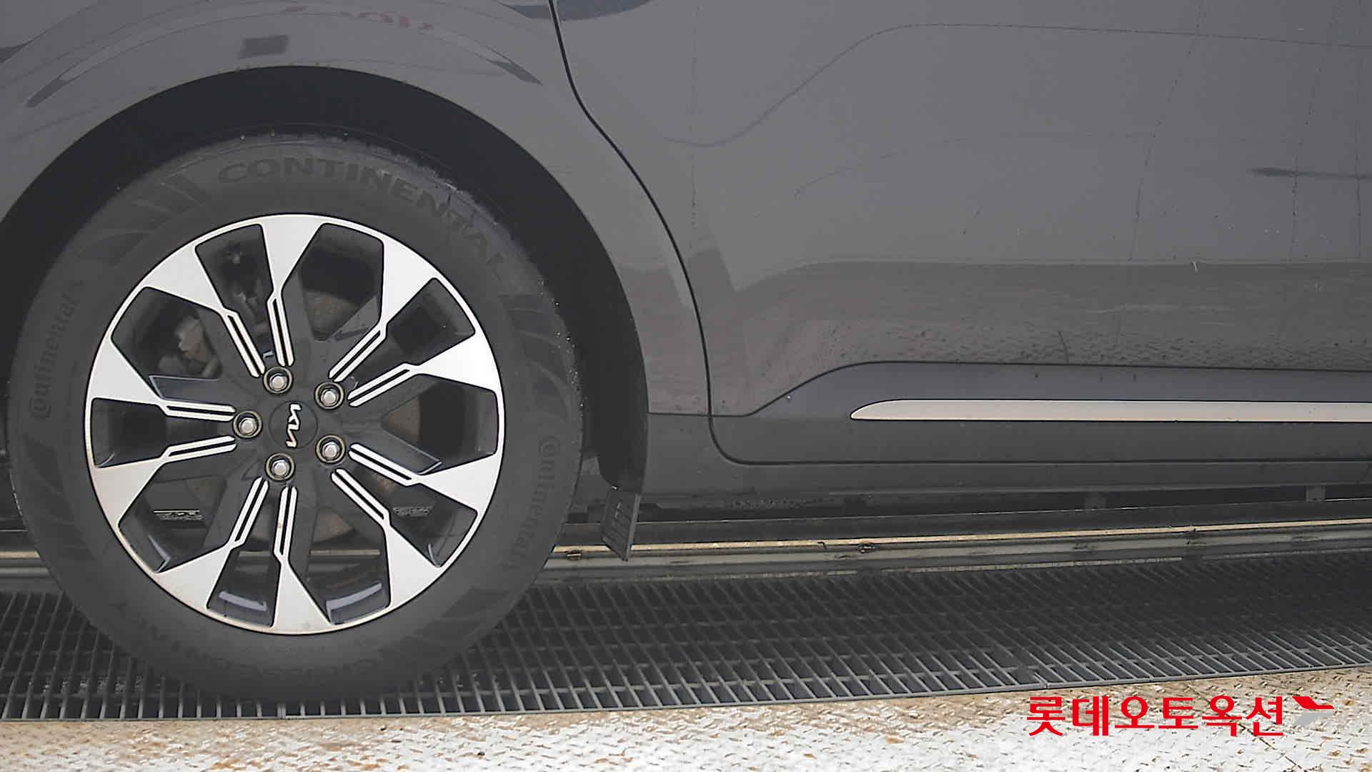 2023 - kia carnival