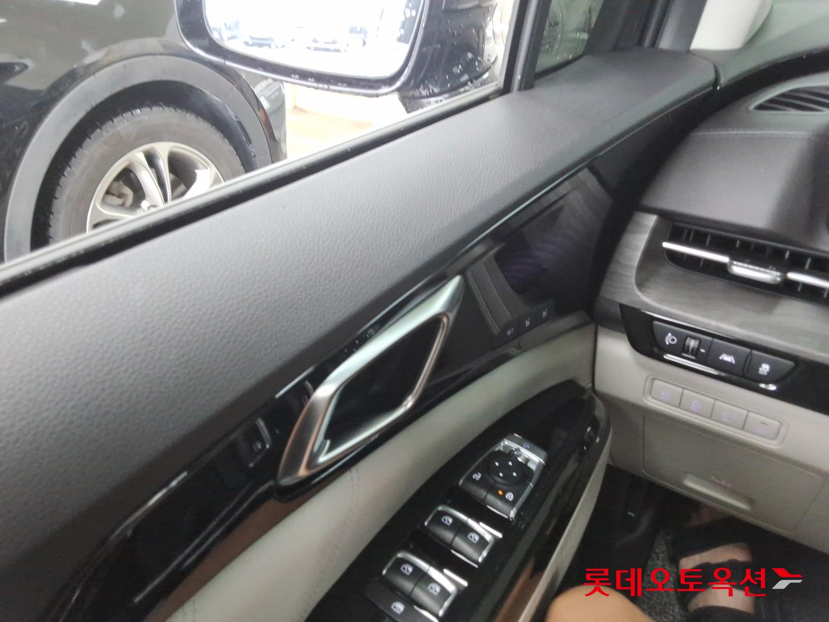 2023 - kia carnival