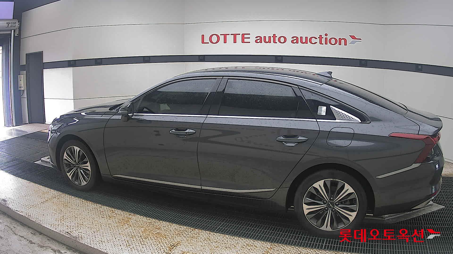 2023 - kia k8