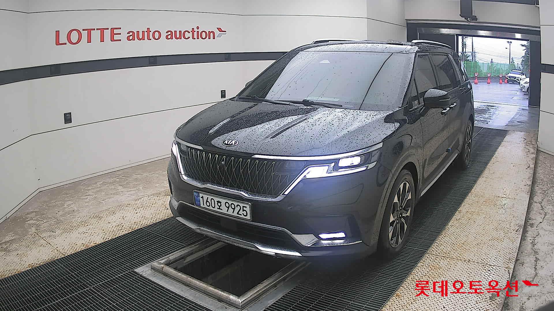 2021 - kia carnival
