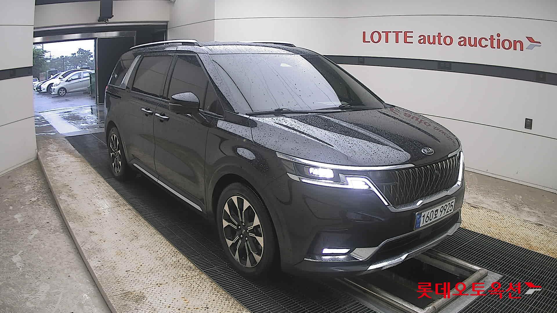 2021 - kia carnival