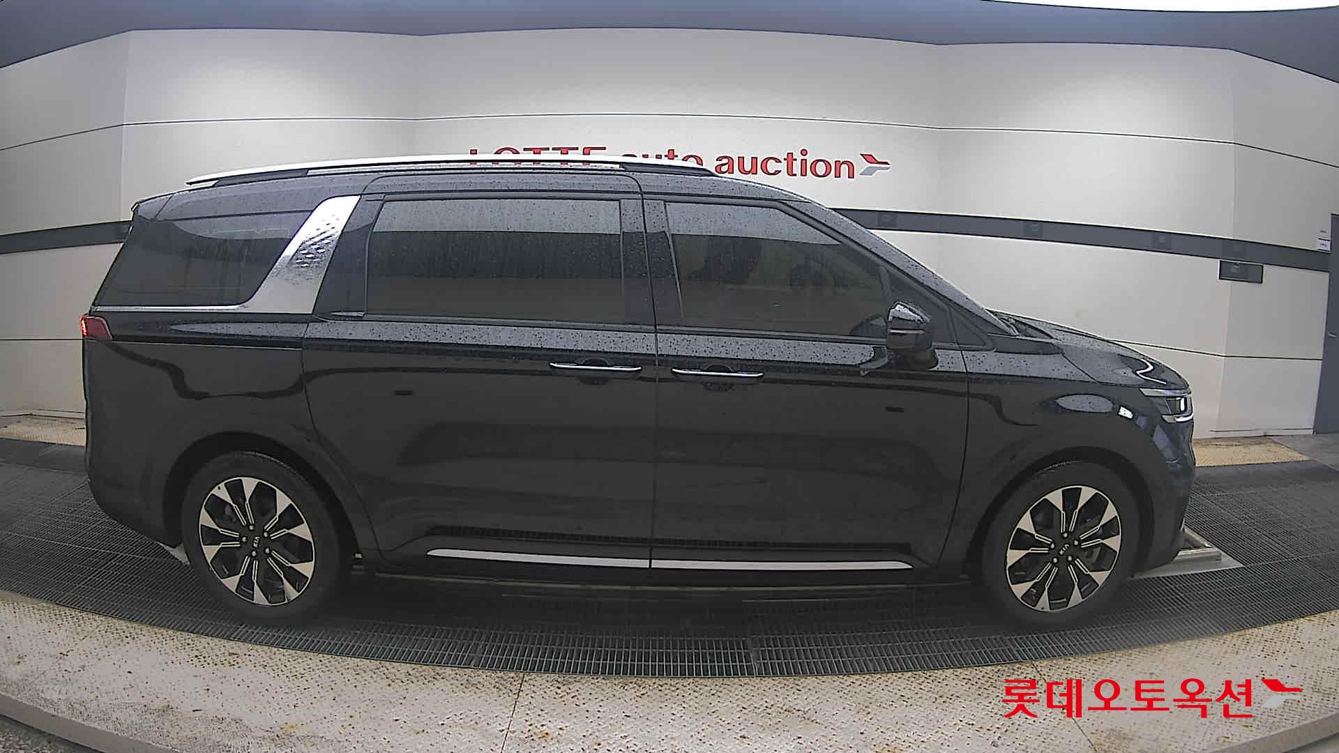 2021 - kia carnival