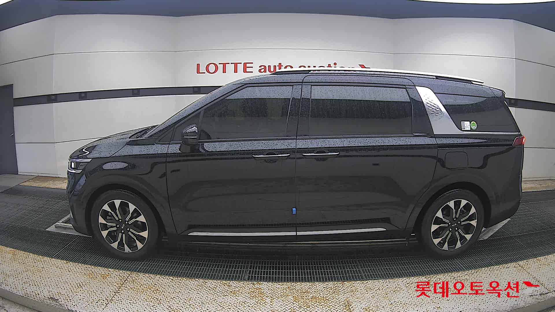 2021 - kia carnival