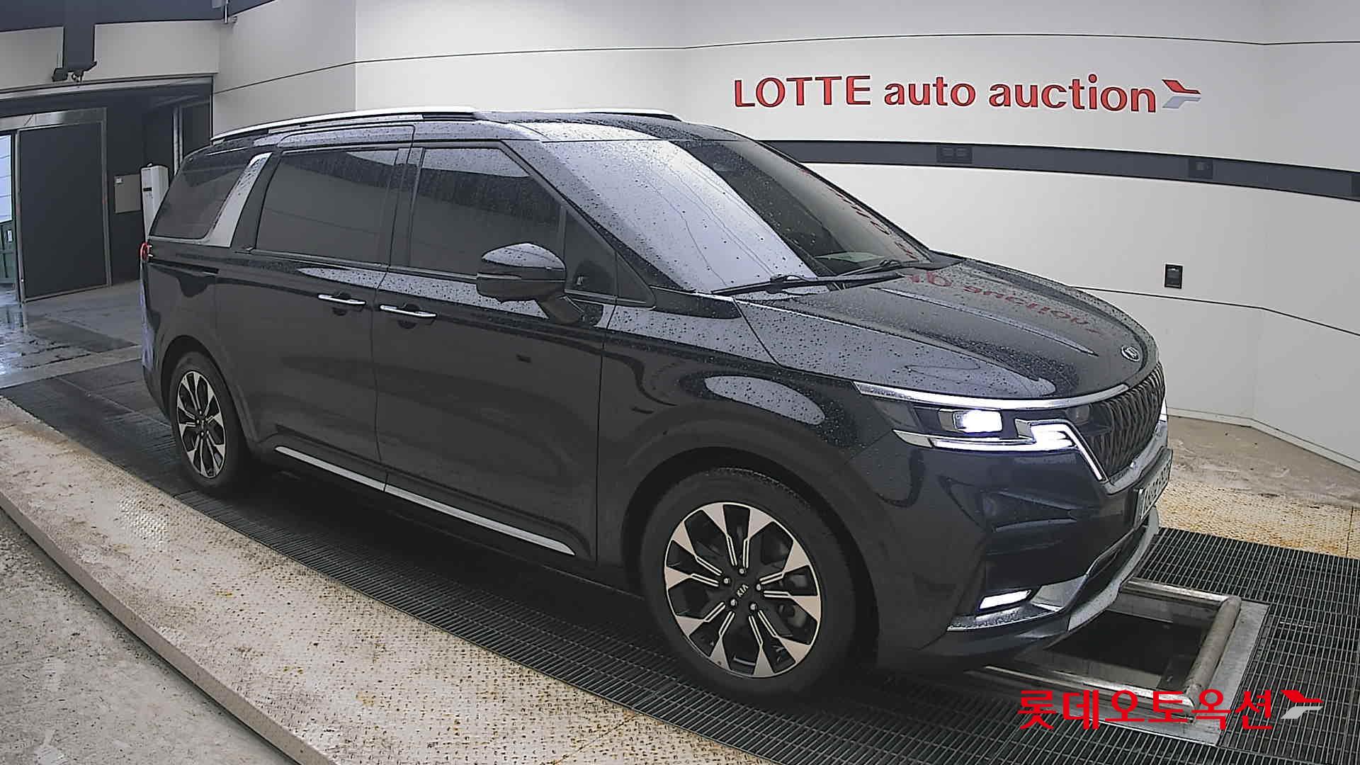 2021 - kia carnival