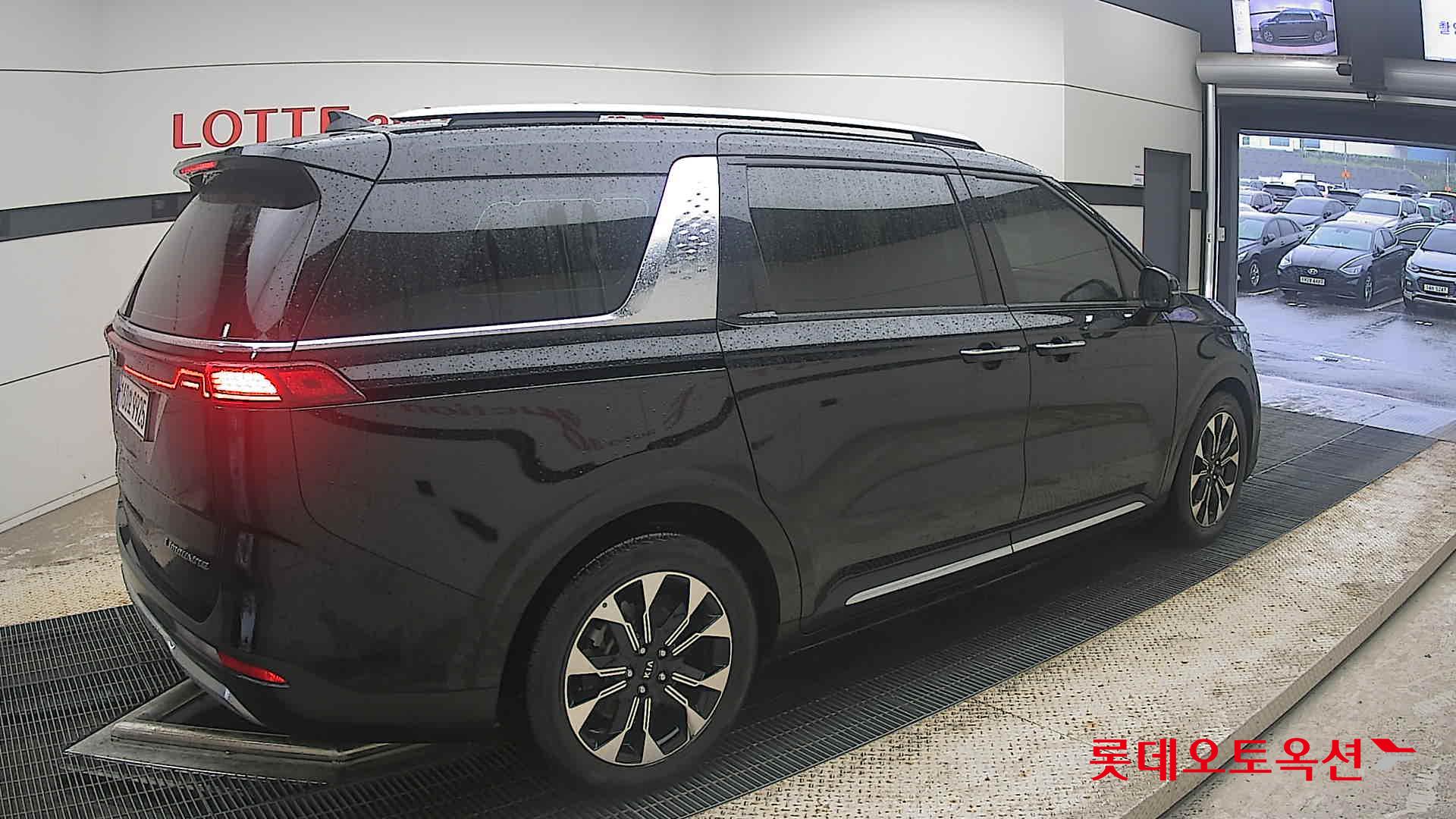 2021 - kia carnival