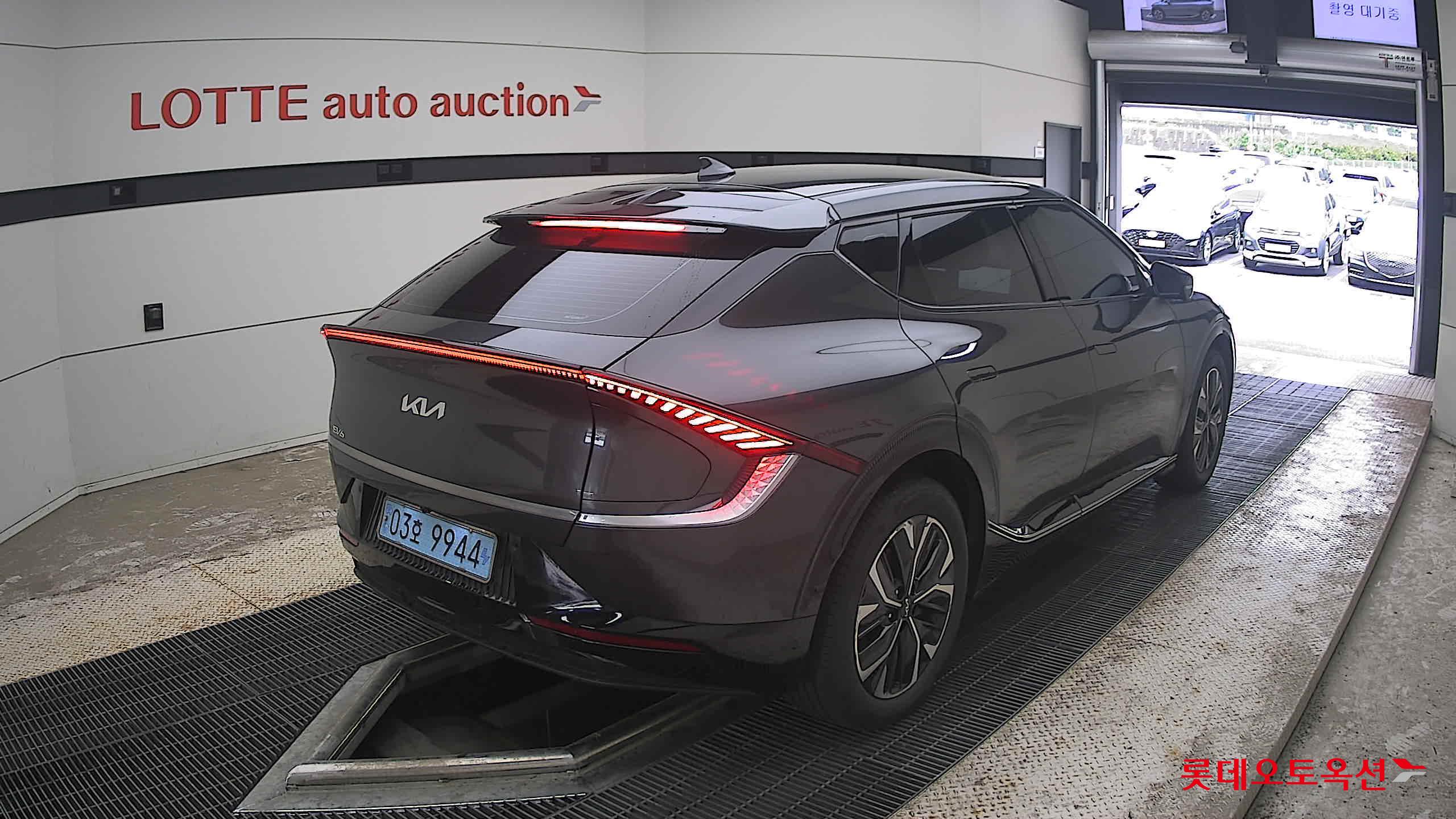 2023 - kia ev6