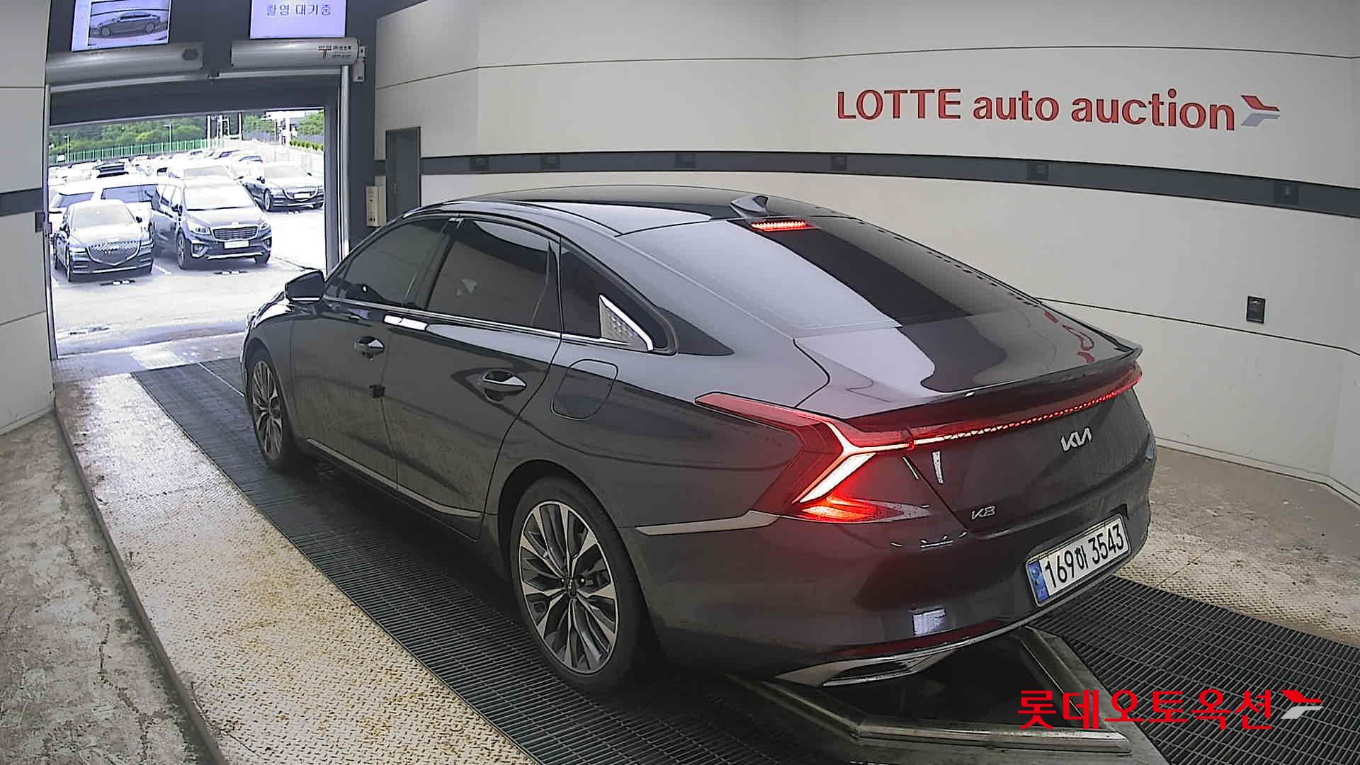 2022 - kia k8