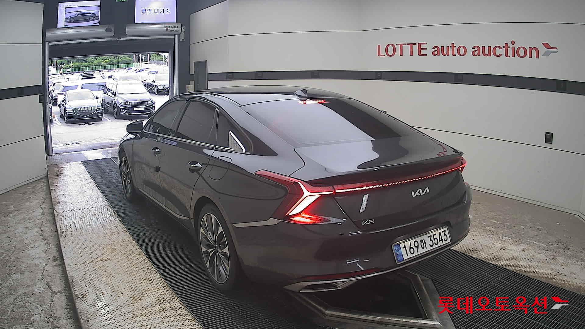 2022 - kia k8