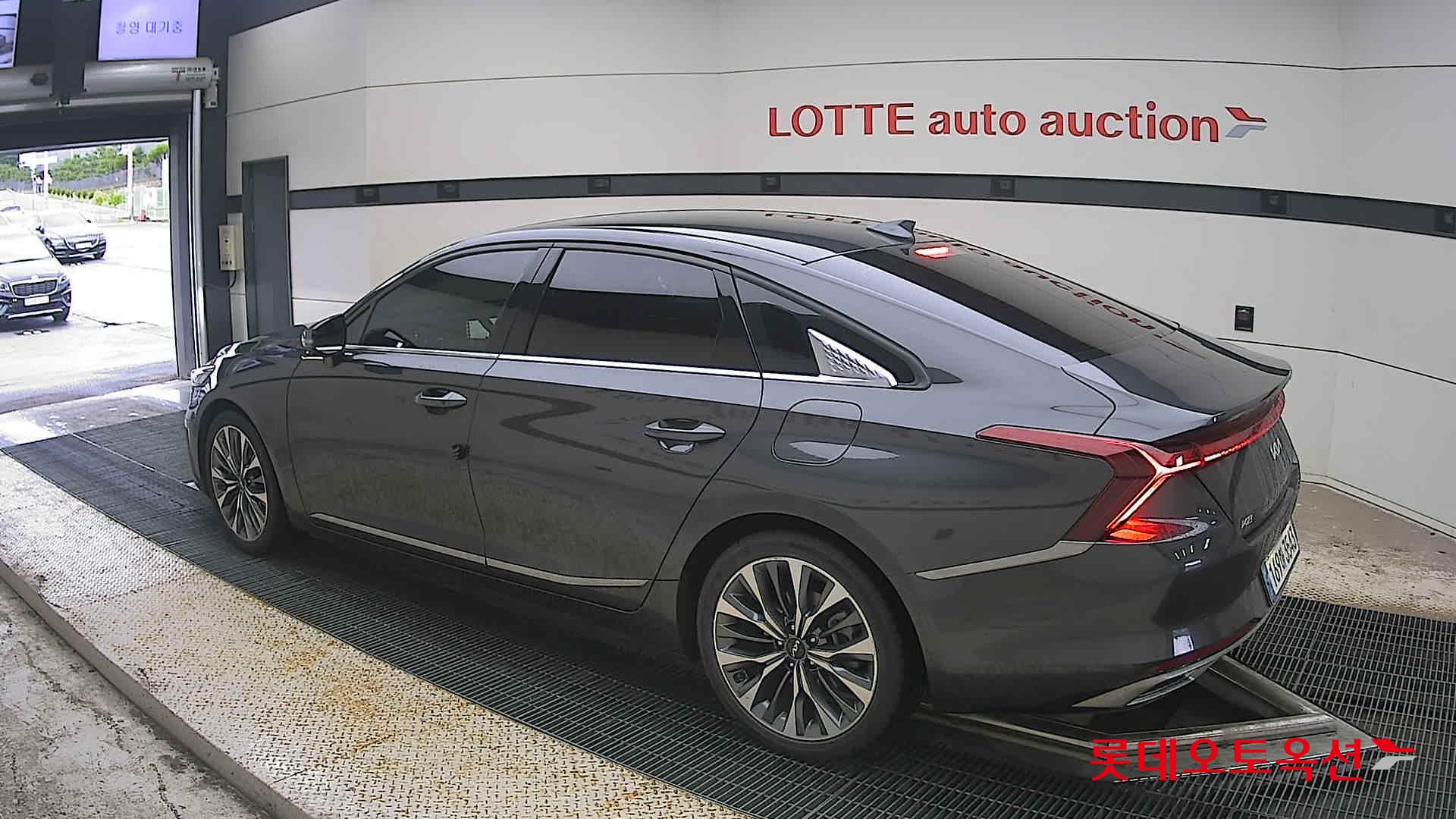 2022 - kia k8