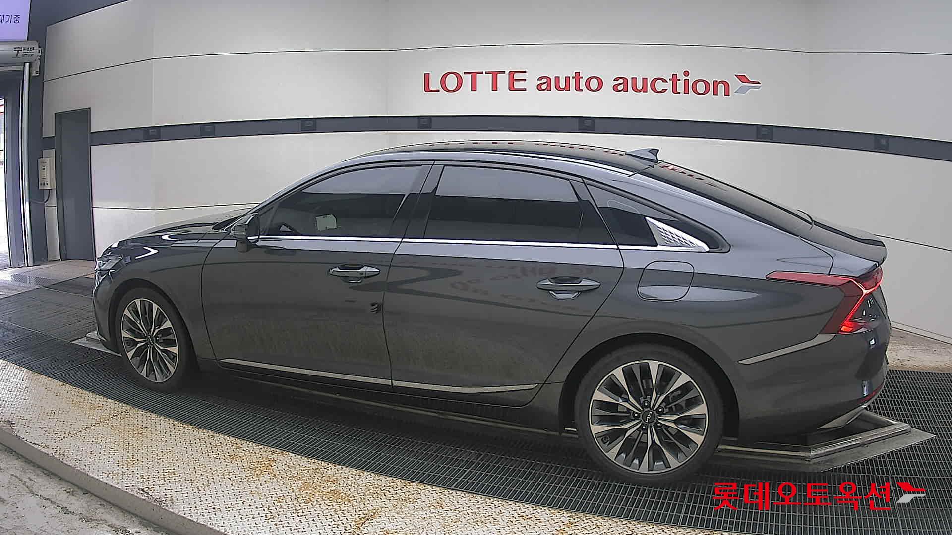 2022 - kia k8