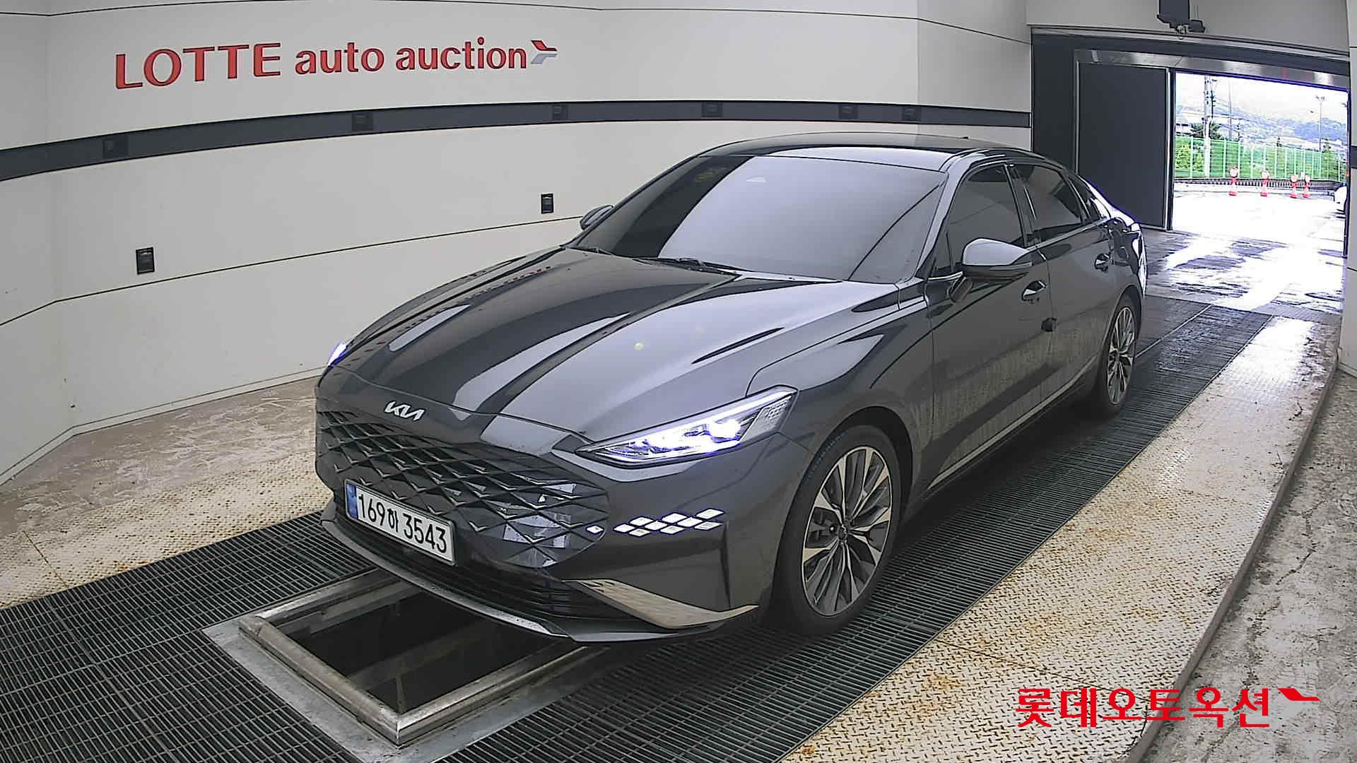 2022 - kia k8