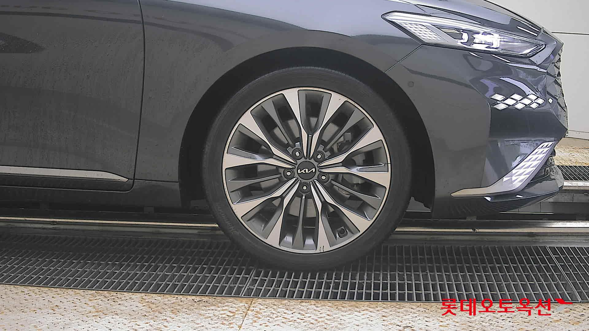 2022 - kia k8