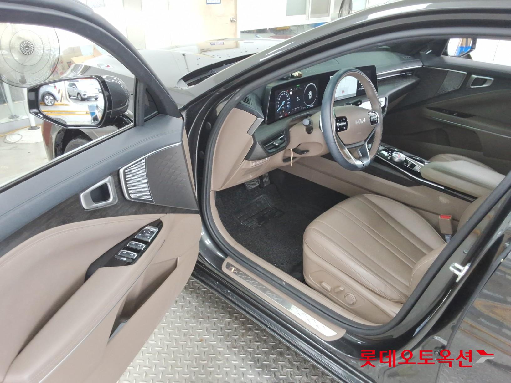 2022 - kia k8
