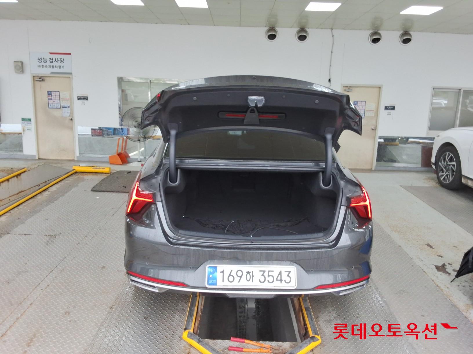 2022 - kia k8