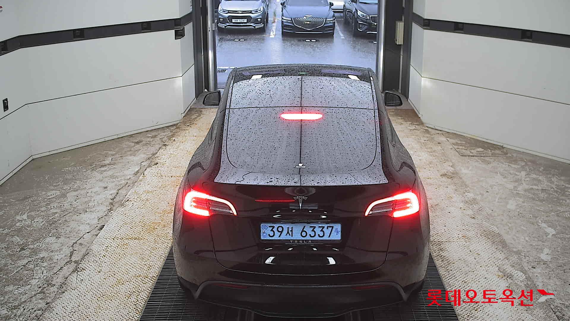 2024 - tesla model y