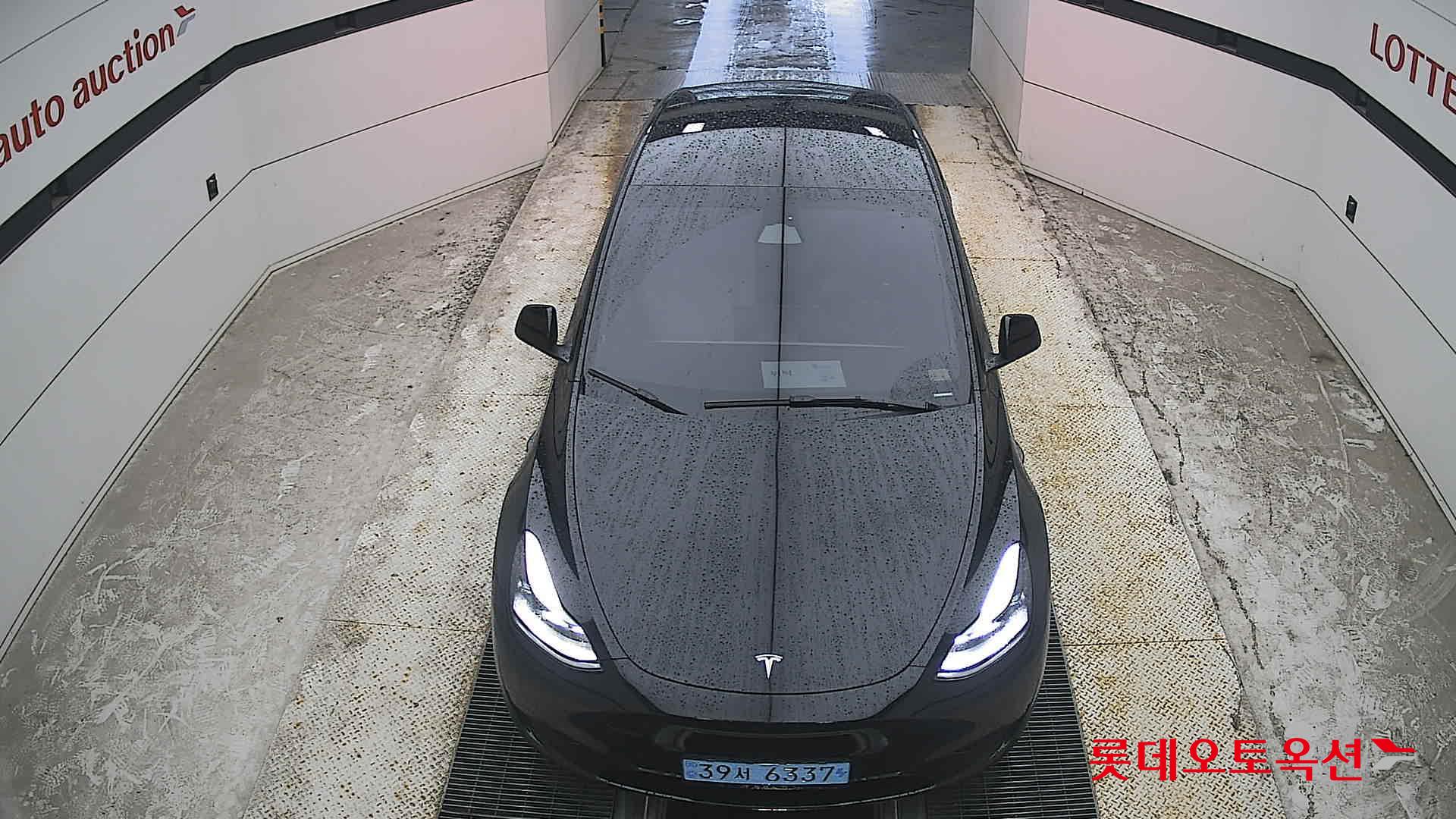 2024 - tesla model y